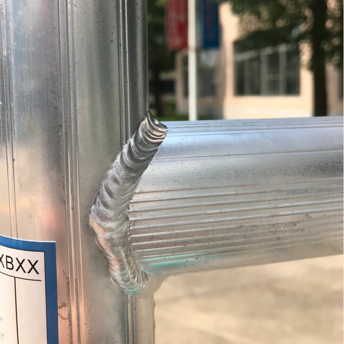 Fast moving 4m working height aluminum rolling scaffold with ladder for villa