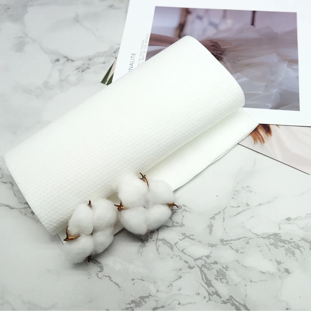 Hot Selling Hotel Towel White PP Disposable Towels Disposable Travel Hair Salon Bath Towels