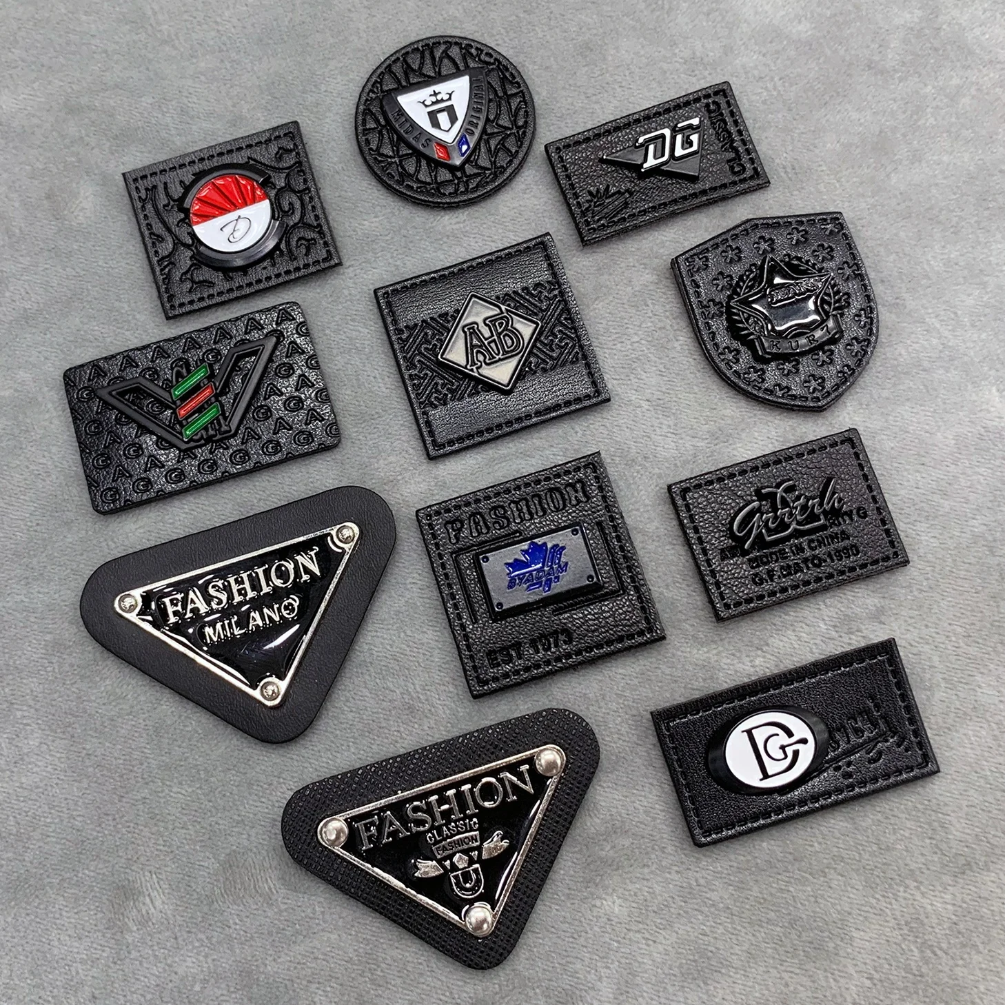 Custom Brand Engraved Tag Garment Embossed Jeans Handbags Accessories Hat Shoe Scarf Clothing Metal Logo Label Tags for Swimwear