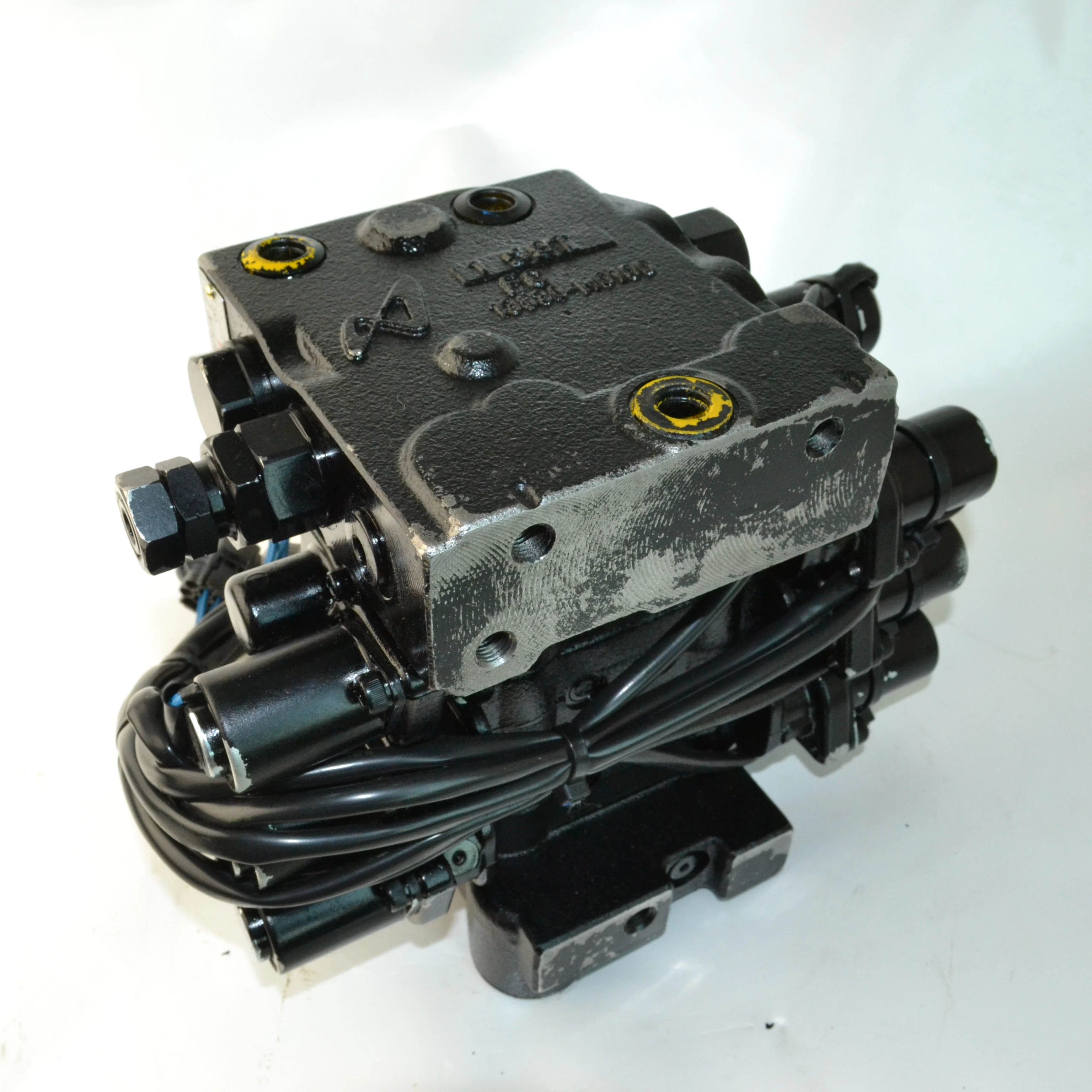 MANON Forklift Spare Parts Factory 67620-26560-71 Valve Assy Oil Control For  TOYOTA Forklift  8FBN25