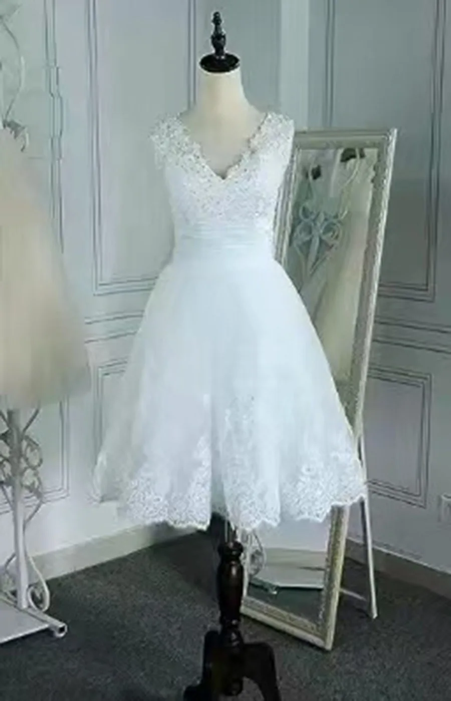 new princess bride short wedding dress deep V self-cultivation lace wedding dress