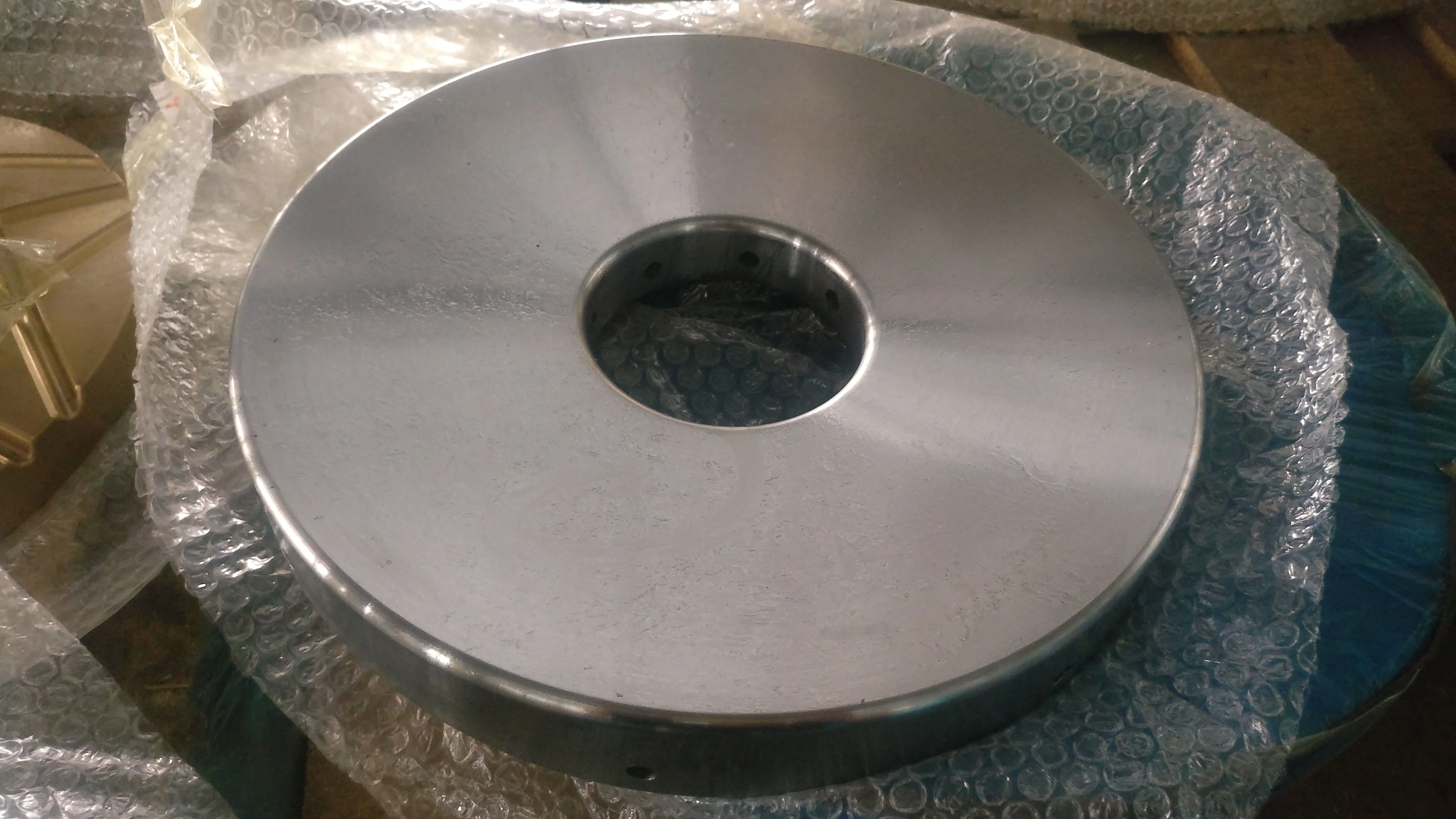 Bronze Main Shaft Step Spare Parts for H4800 Cone Crusher Mining Machine.