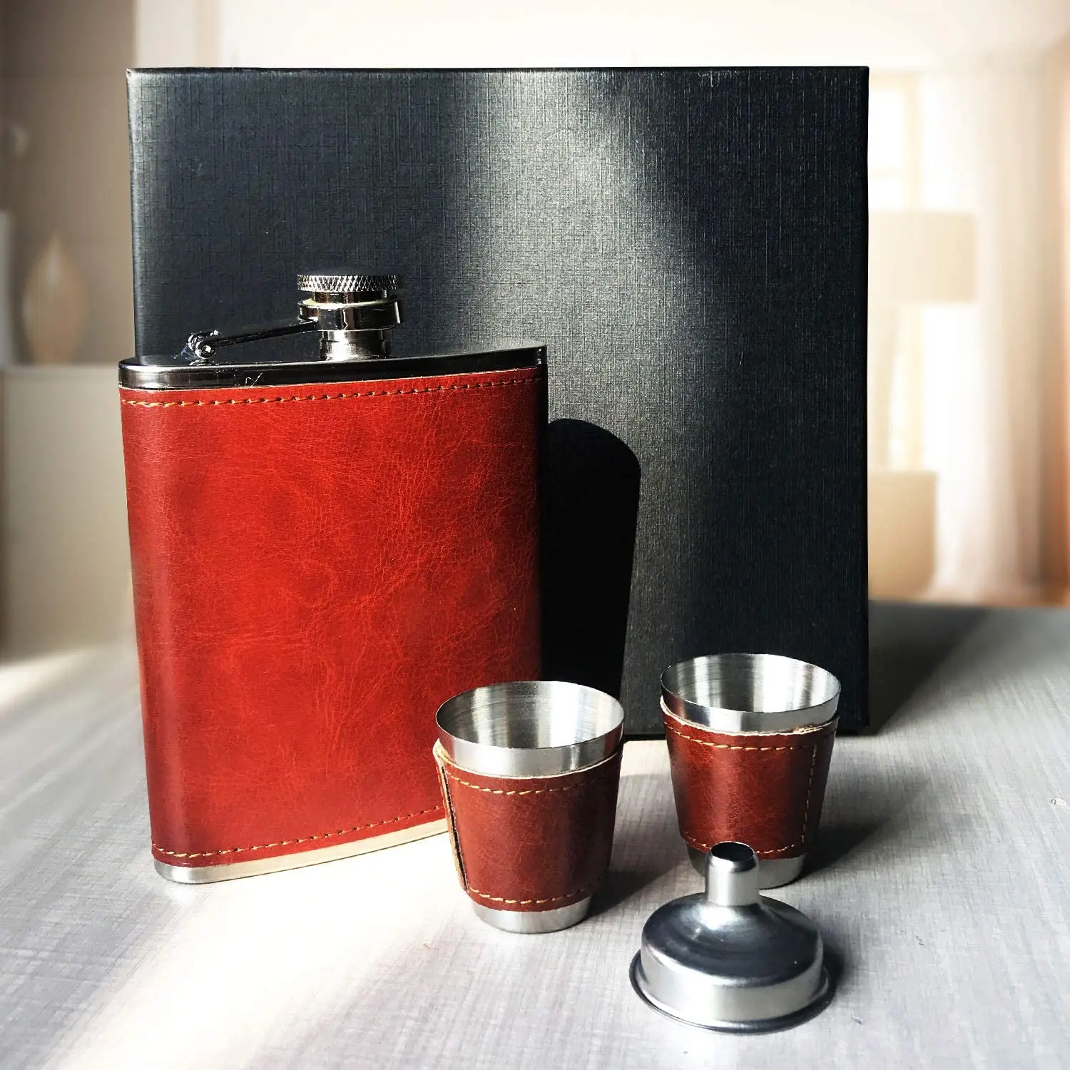 Customized LOGO 8OZ Leather Alcohol Flask Whisky Gift Set Wine Bottle Stainless Steel Hip Flask with 2 Cups and Funnel