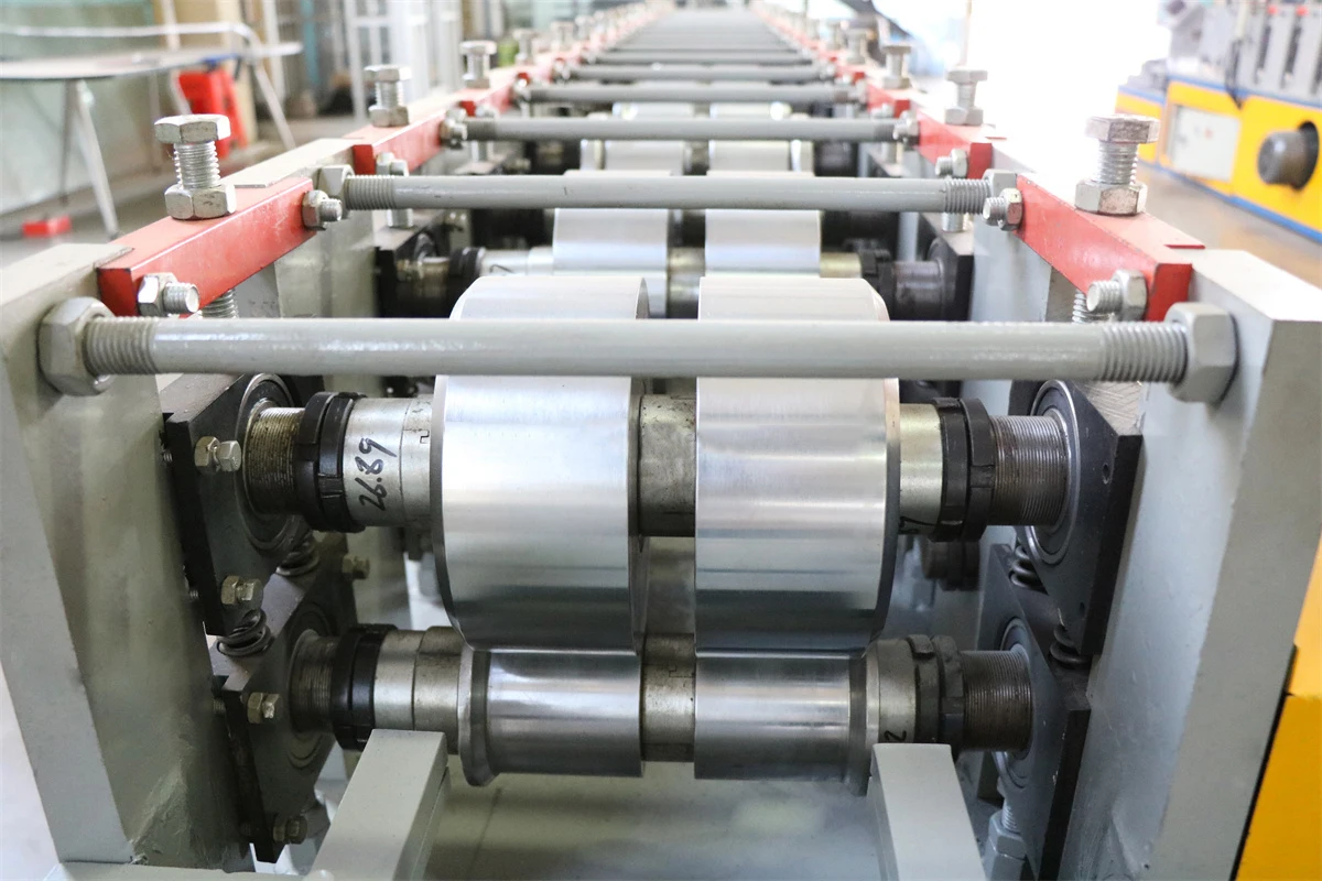 HAIDE Fully automatic stud keel roll forming machine iron angle keel making machine With Wholesale high quality