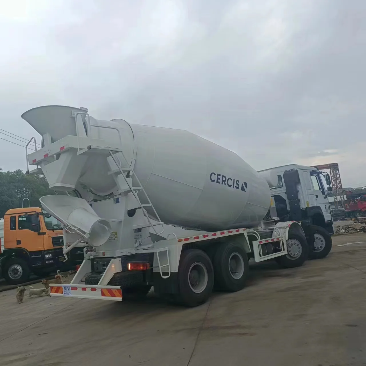 Лучшие продажи бетономешалка Dongfeng с насосной емкостью 14 куб. М3 Бетономешалка