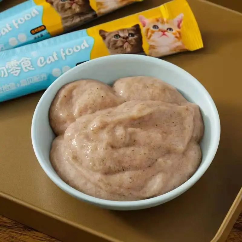 2022 wholesale Cat Puree Salmon&chicken cream snack pet treats cat treat snack wet food, cat and dog treats, cat liquid snack