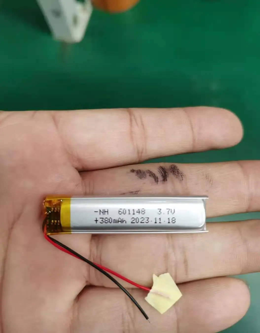 Customized Li polymer 601148 3.7v 380mah Rechargeable Lithium Ion Battery Pack