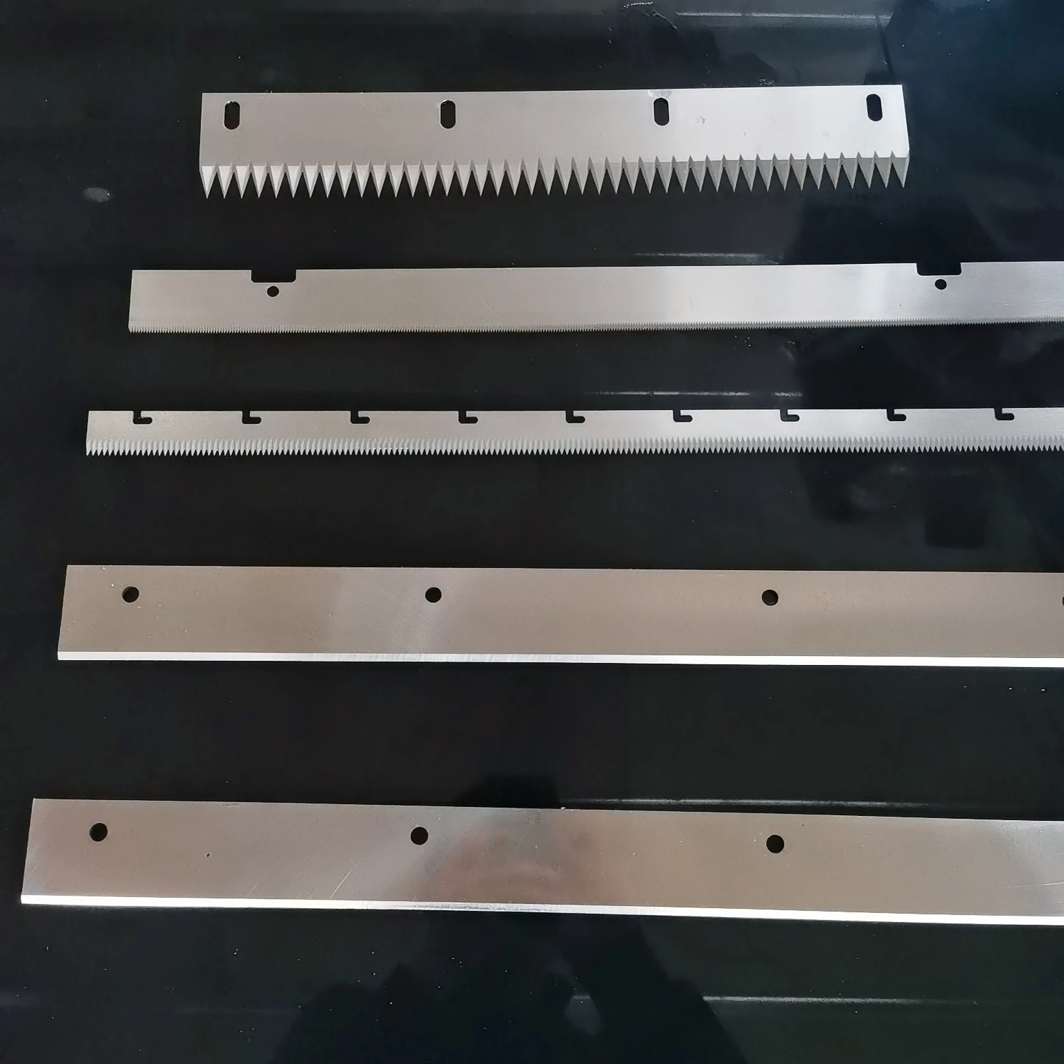 China Tear Notch Serrated Paper Knife Sealing Machine Blade