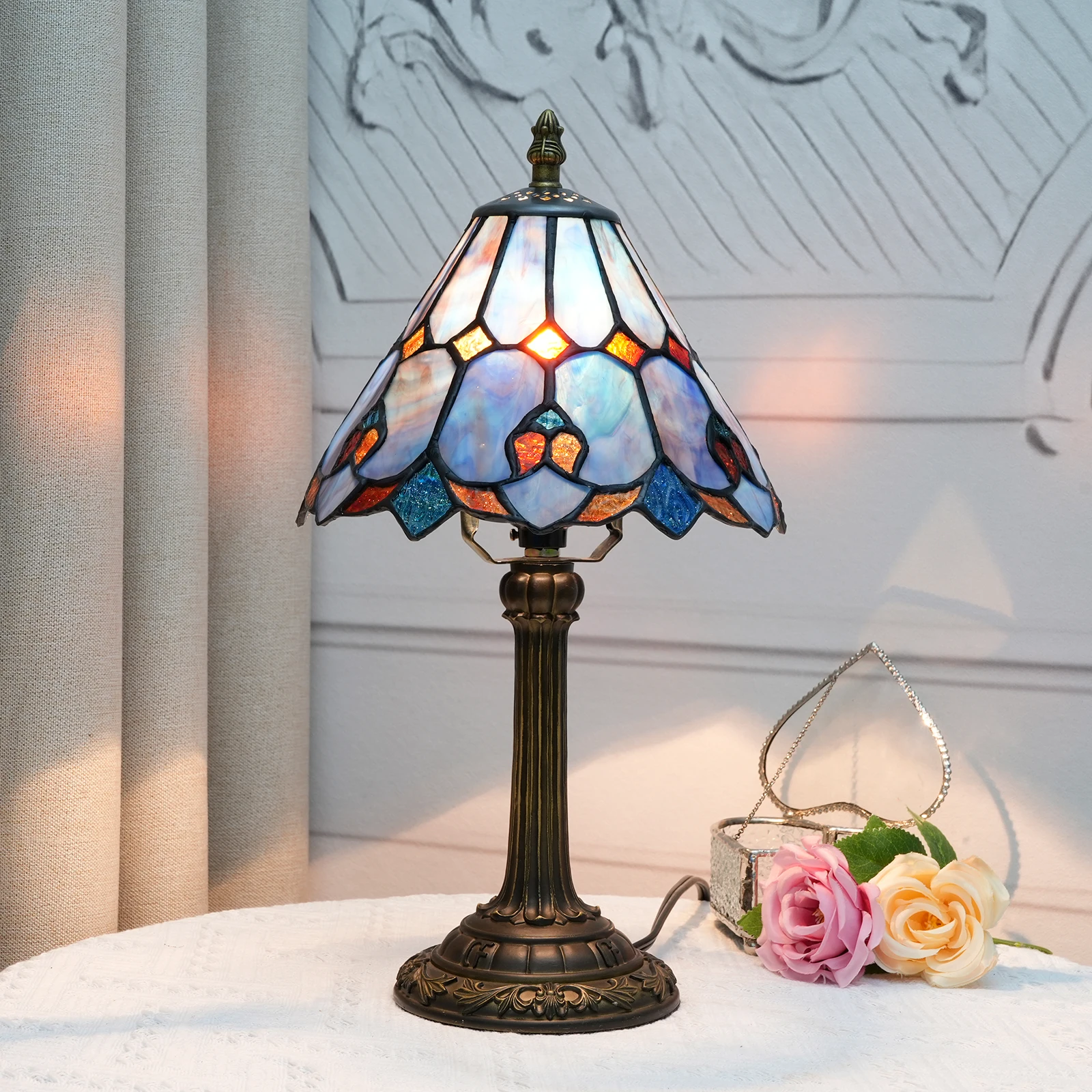 Baroque Tiffany Style Stained Glass Table Lamp with 8 inch wide Blue and white Shade for Bedside Living Room Bedroom table lamp