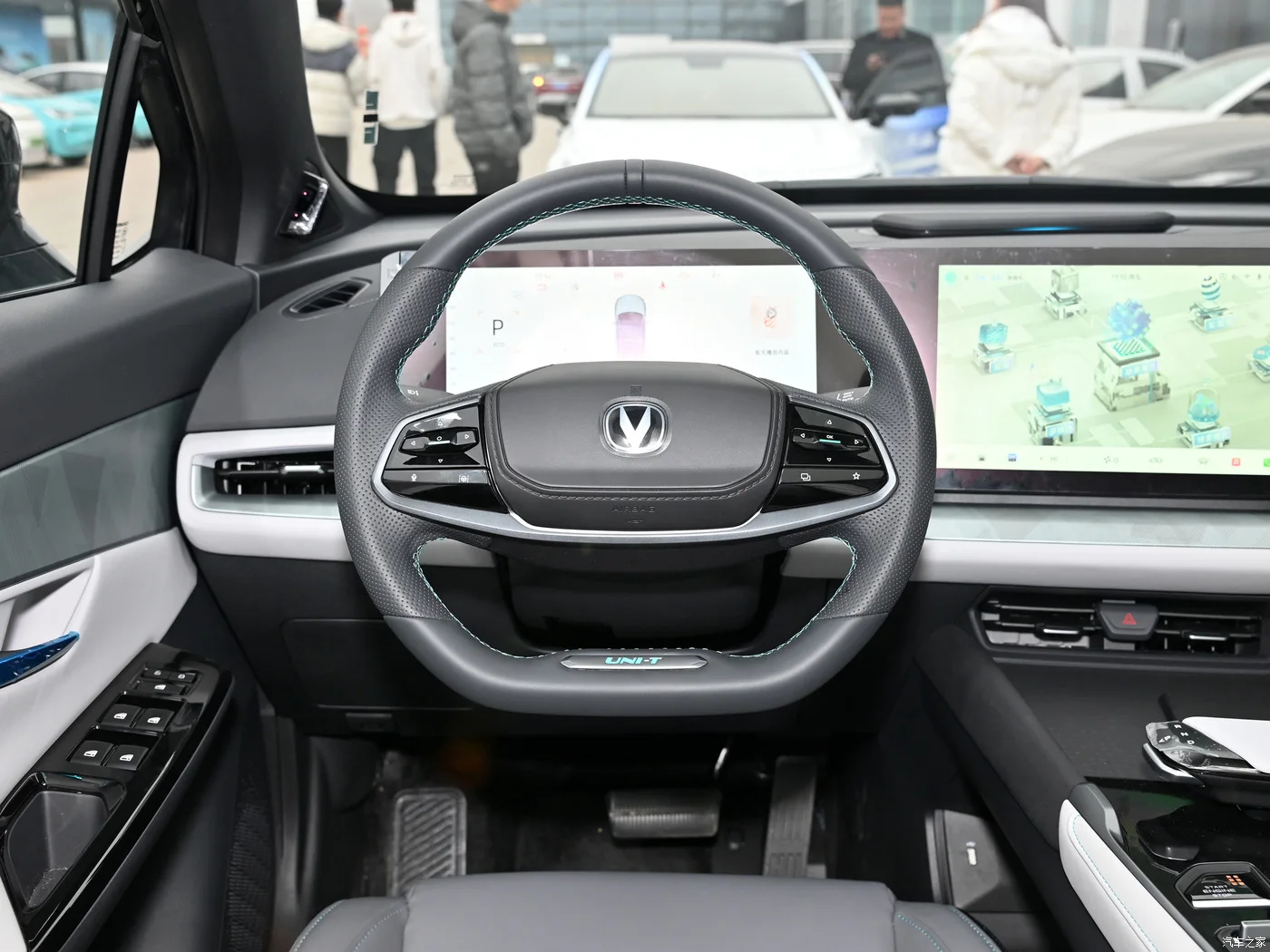 В наличии компактный внедорожник Changan Uni-T 2024 2 0 T 1 5 новый автомобиль Ev сменный блок 2022 бензиновый спортивный