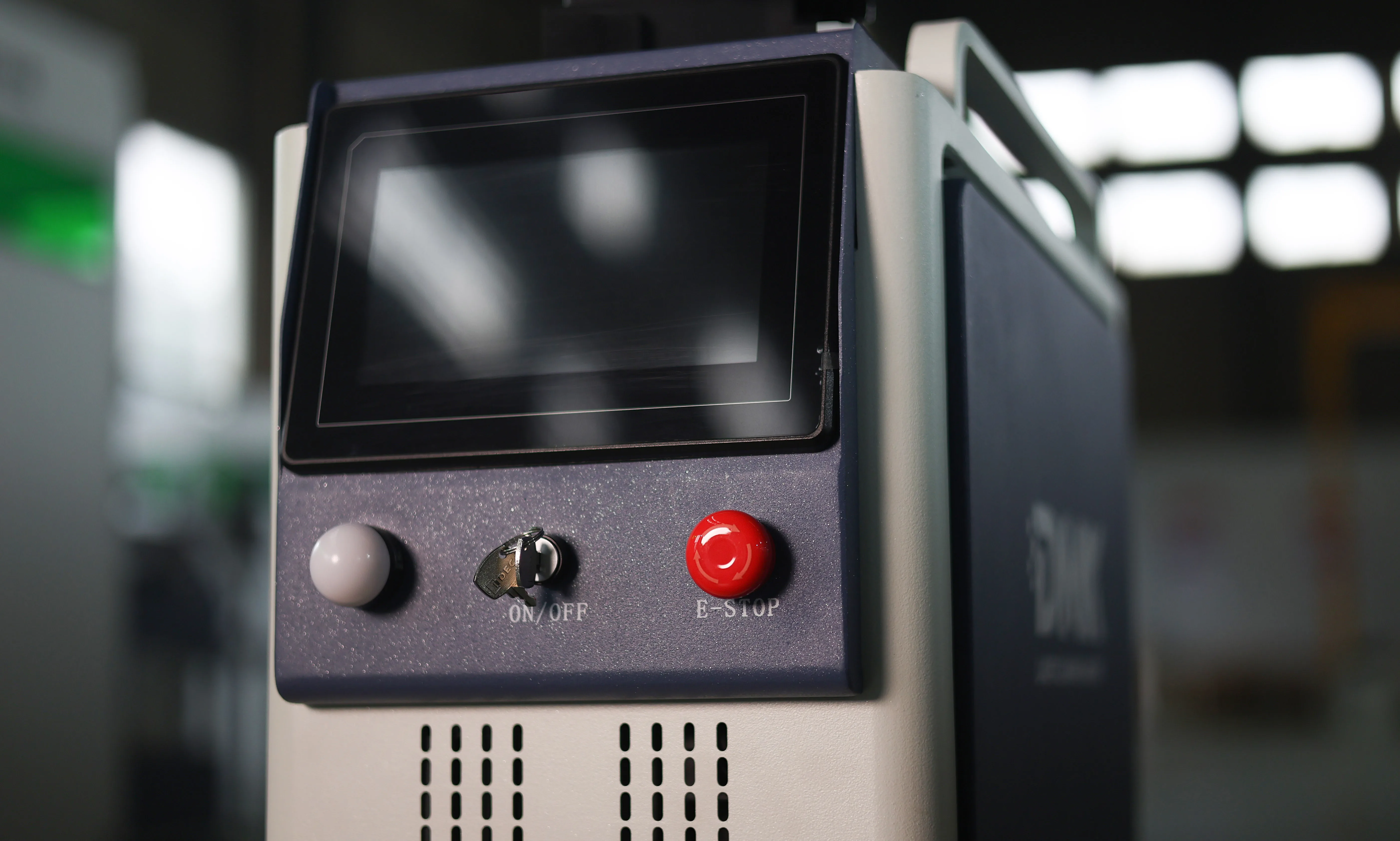 Demark 200W Pulsed Fiber Laser Cleaner for Wood Brick Stone Removal