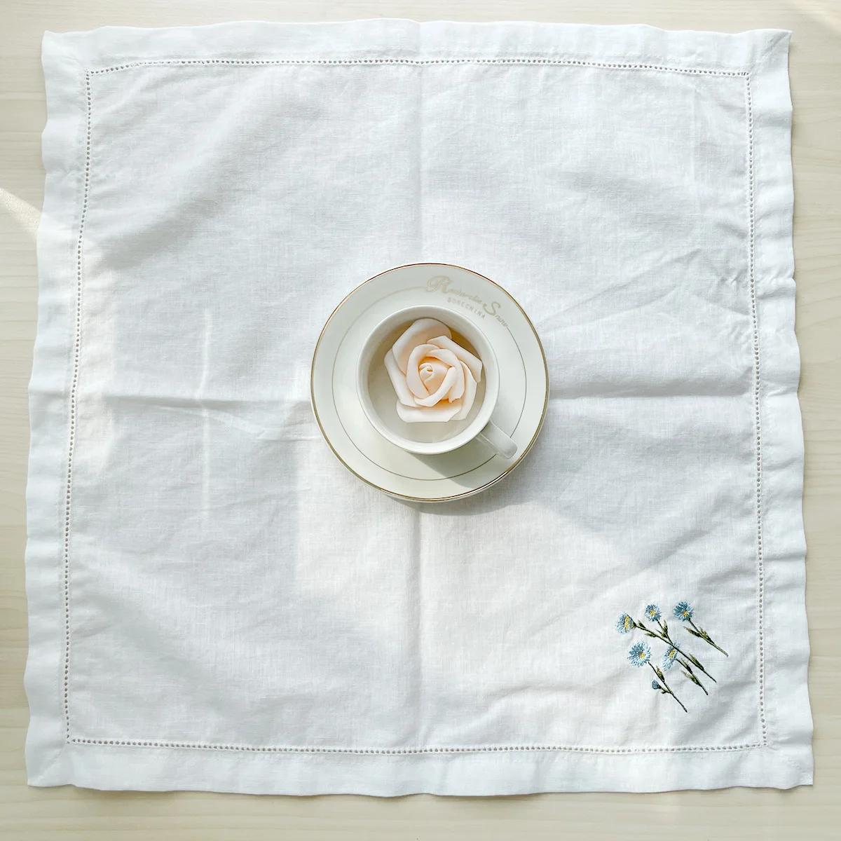 Wholesale 100% pure french linen napkins flower custom embroidered linen napkins for wedding/restaurant/party