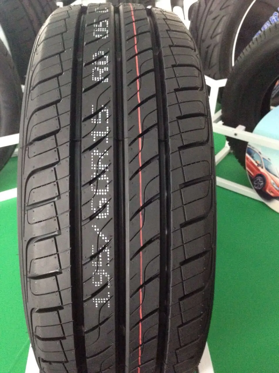 ON SALE white loops van tyres 195R15C 195R14c 185R14C WHITE SIDEWALL PCR CAR TYRES