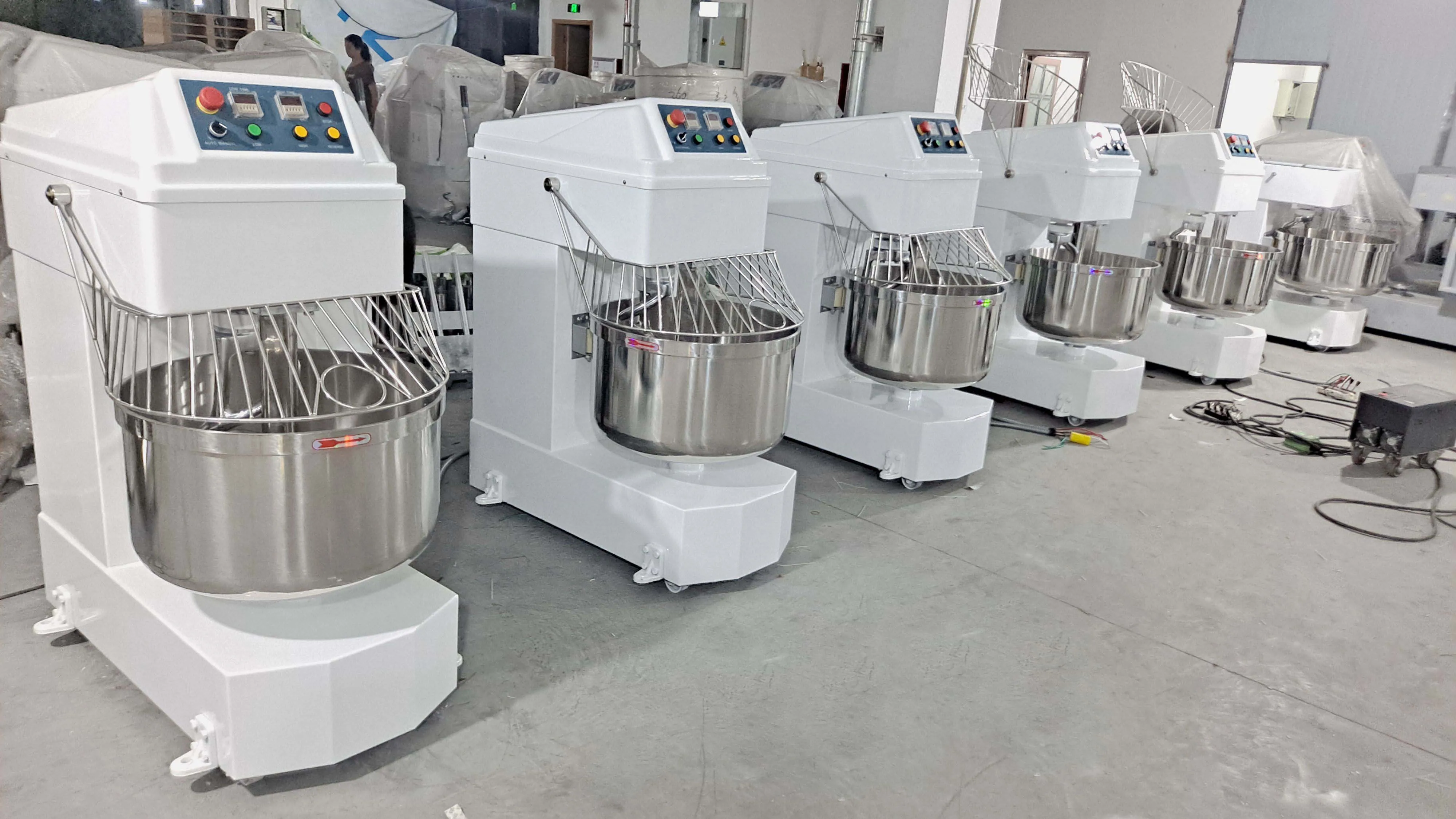 ETL HS100S Commercial Spiral Dough Mixer with 100L Belt and Gear Transmission