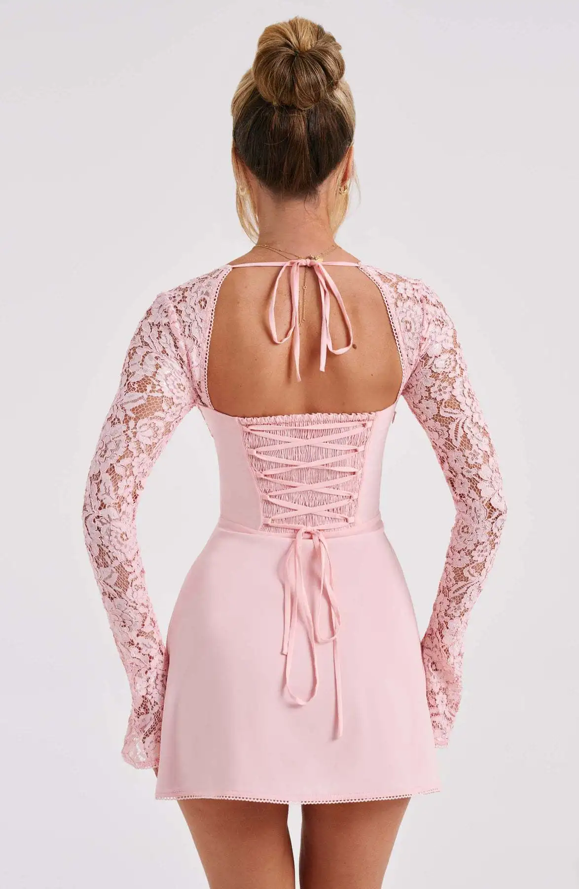 Elegant Lace Dress With Open Back And Long Sleeves 2024 European And American Style