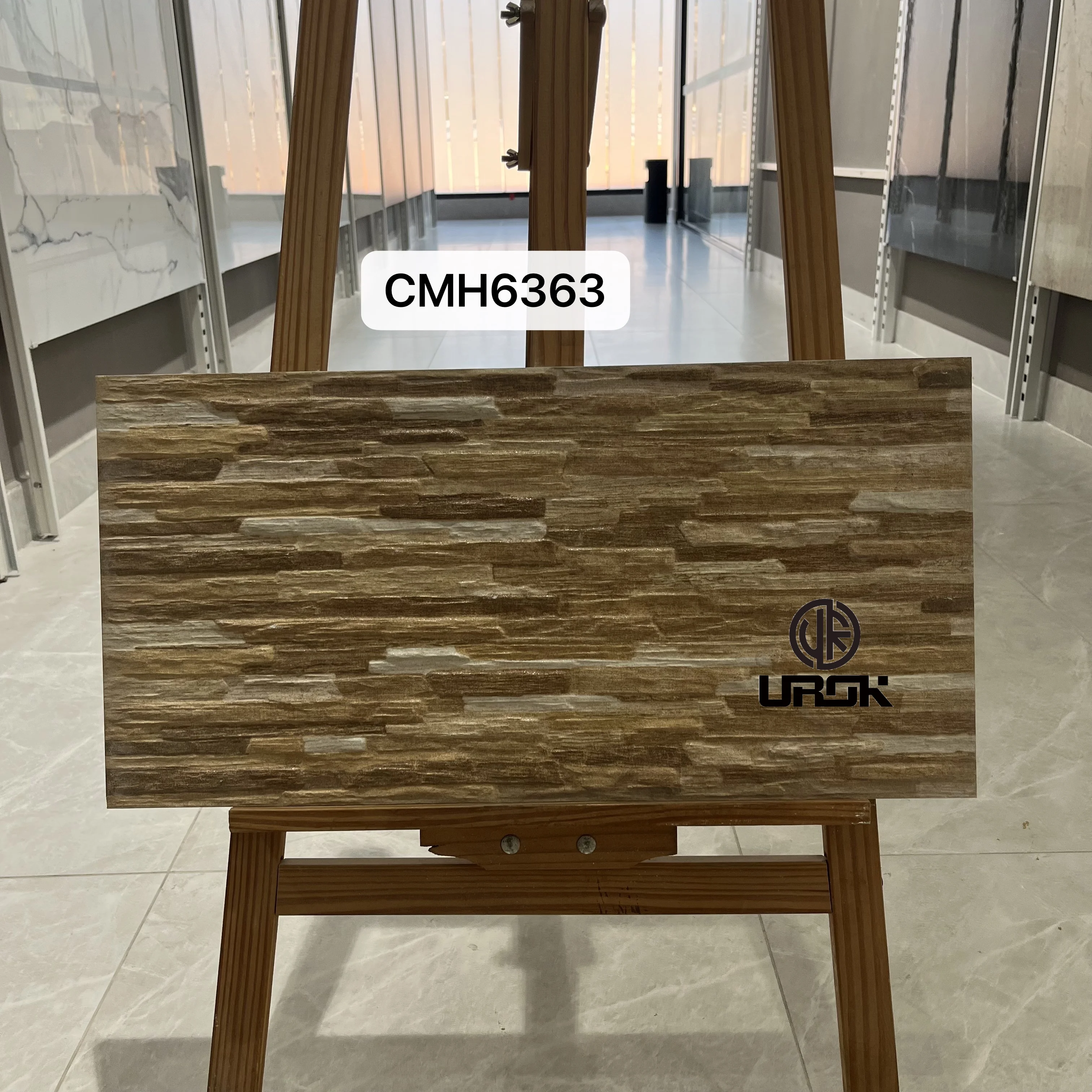 Factory low-priced wholesale retro 300 * 600 antique ceramic tiles suitable for bathroom flooring
