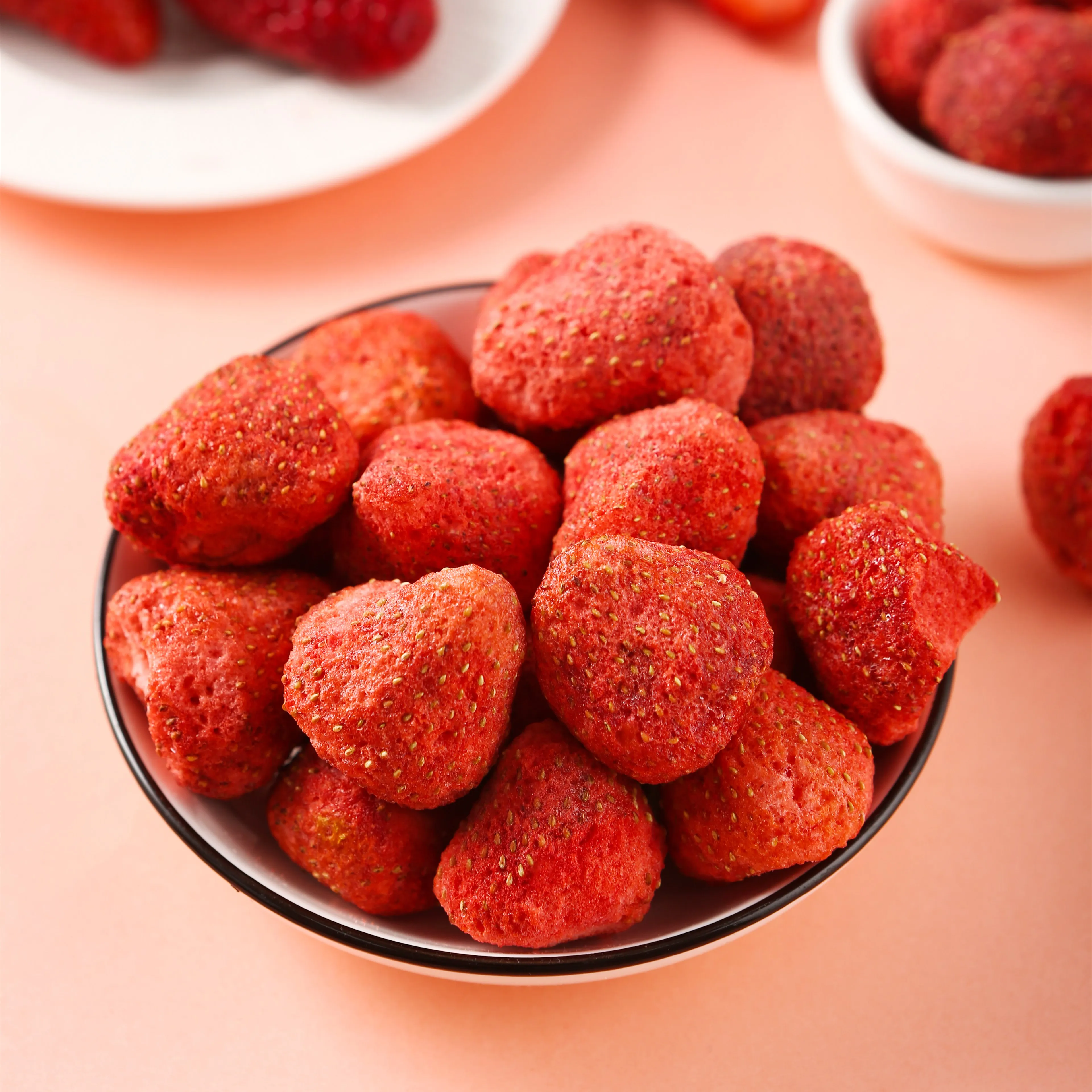 Factory Price 5-10KG Bulk Freeze Dried Foods/ Fruits Freeze Dried Strawberry Whole 15-25mm 25-35mm