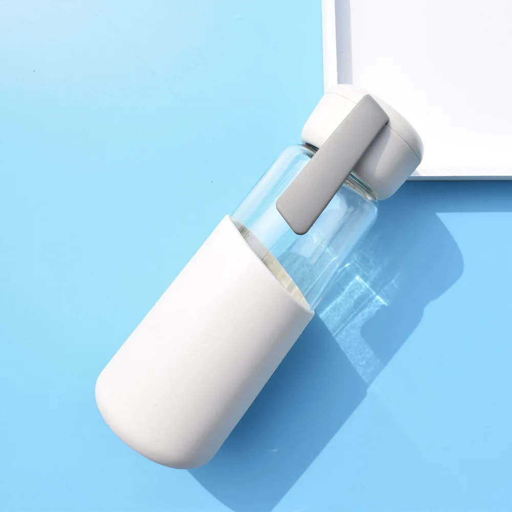 Seaygift Eco Friendly Non-Toxic Glass Water Bottle With Silicone Sleeve Rope Slim Cute Shape For Travel Gym Home Office