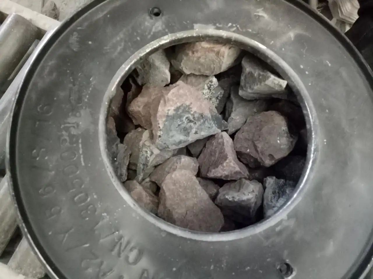 China sale calcium carbide Manufacturer supply price with good quality 295l/kg CaC2