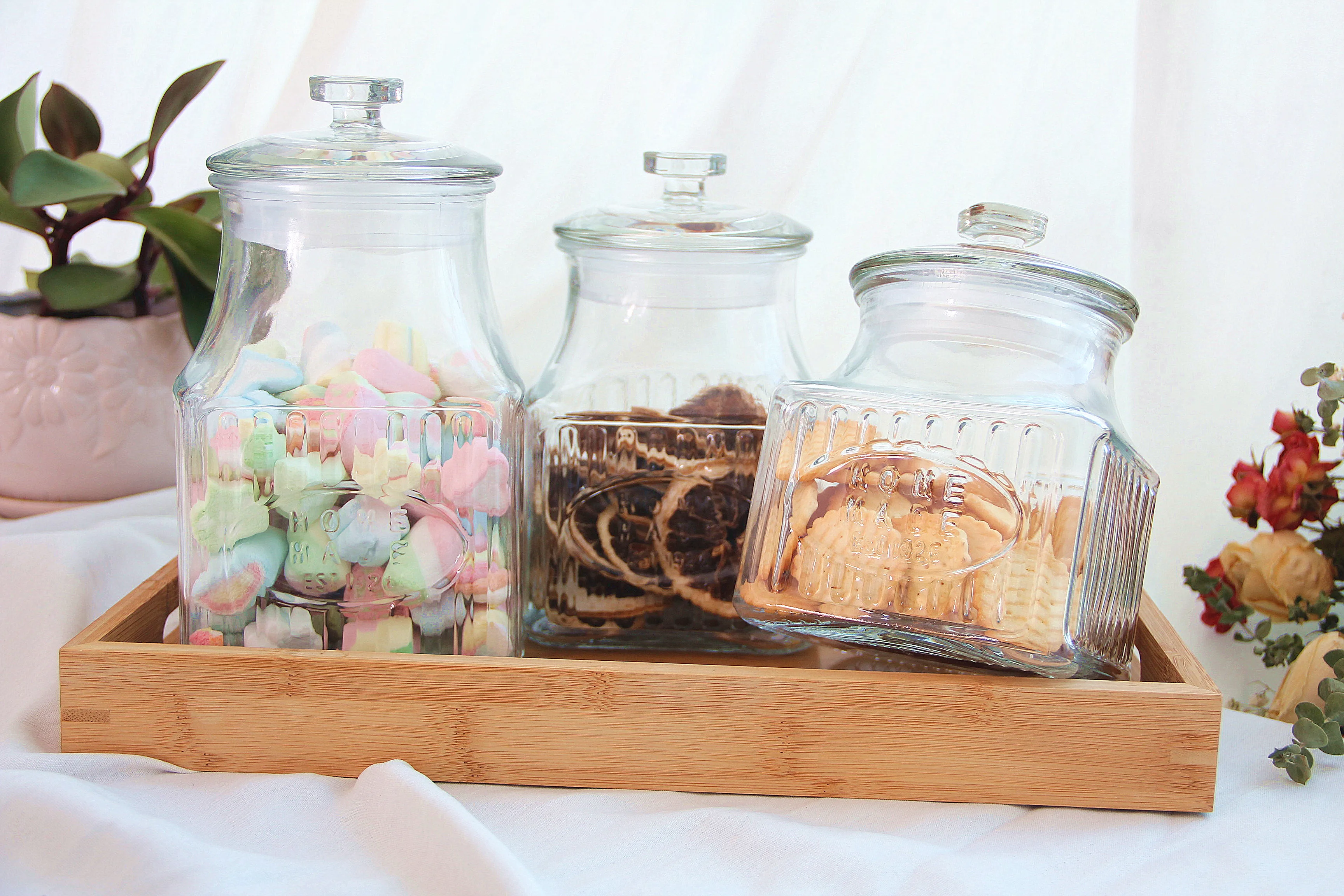 High quality market popular square clear embossed glass storage jars with glass lid kitchen decoration custom food safe