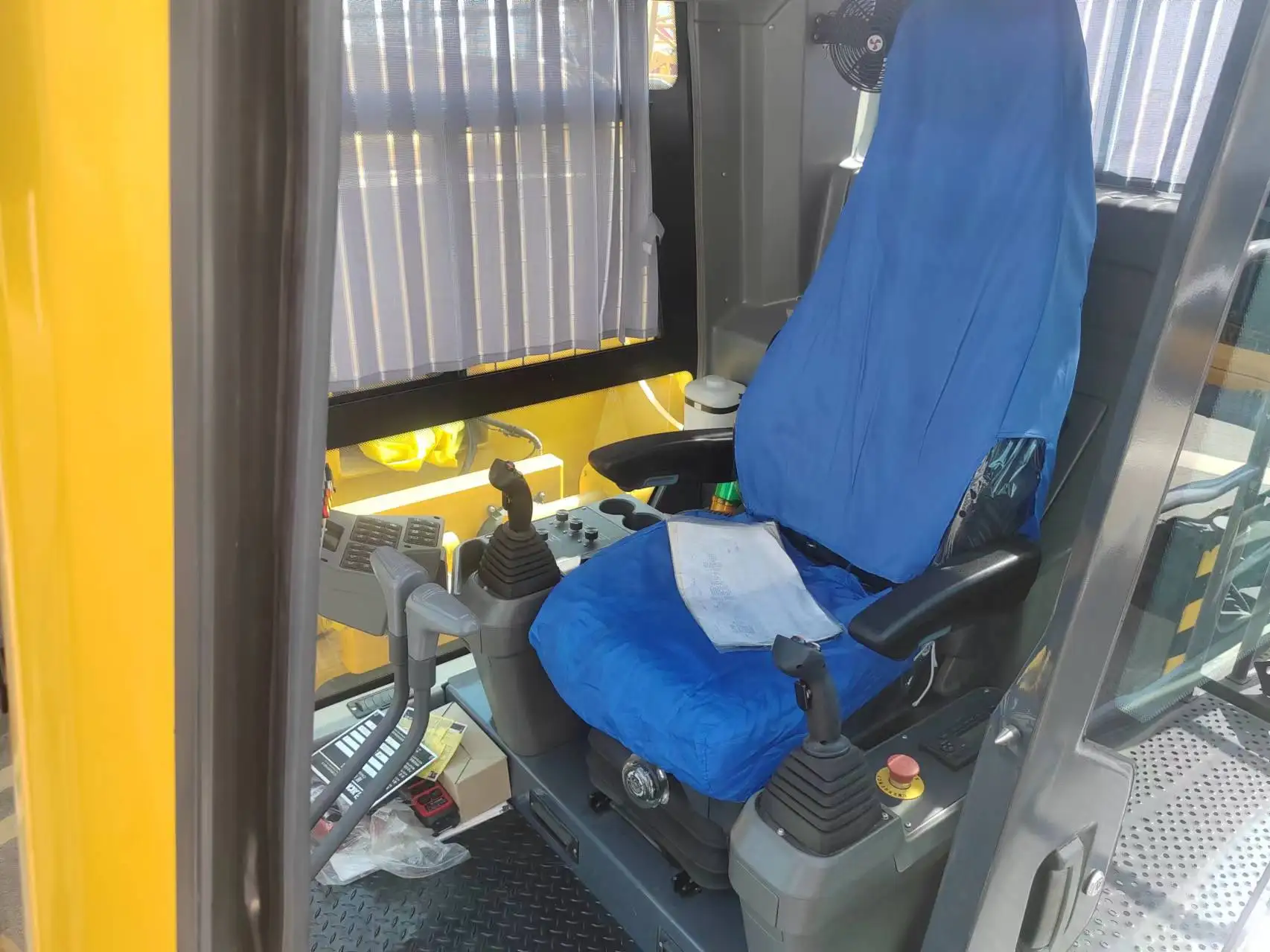 XCMG Official Second Hand 130 Ton Mechanical Crane XGC130-I Used Hydraulic Crawler Crane With Best Prices