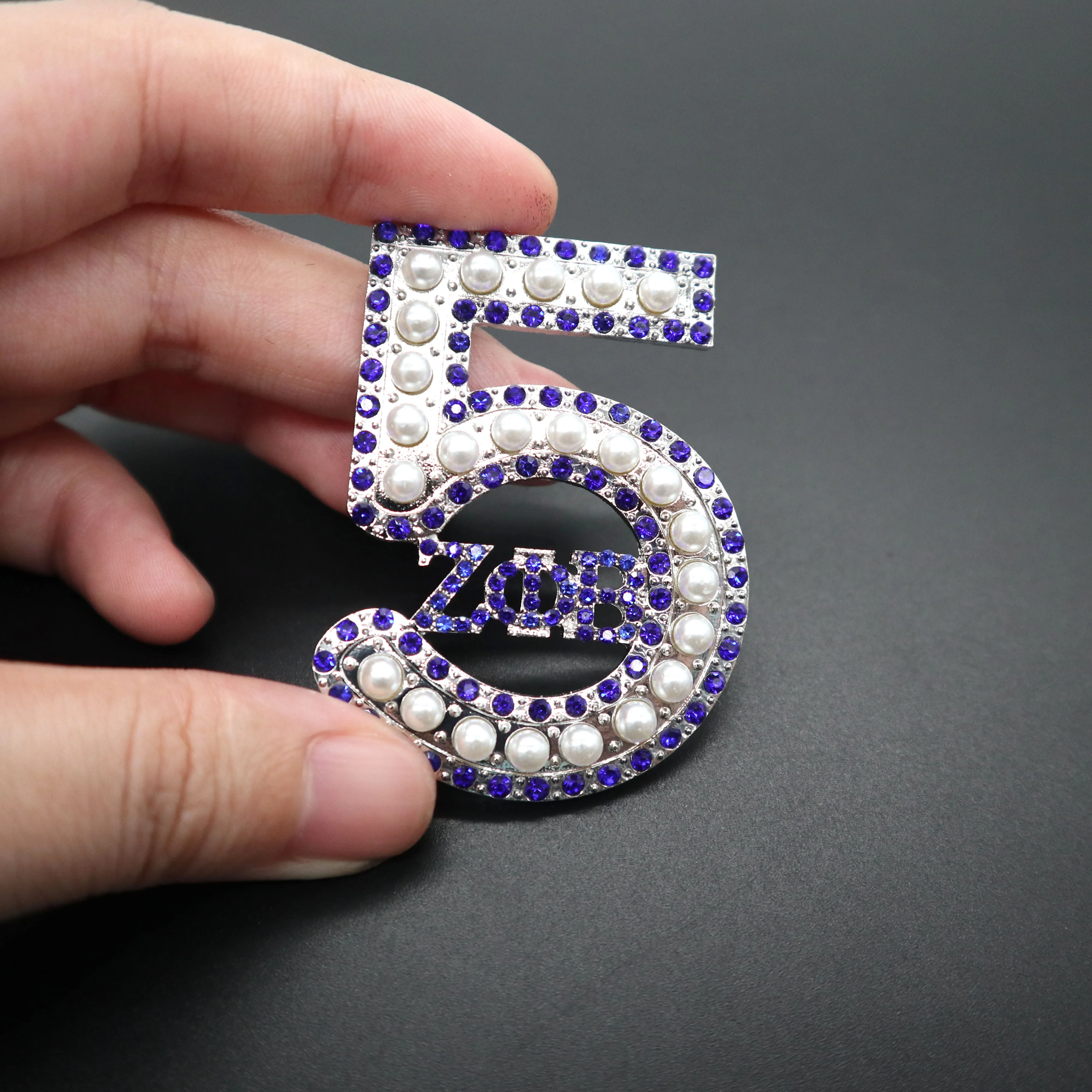 Fashion design the links incorporated society symbol brooch pins label VOTE letter brooch pin Clear Vote Pin