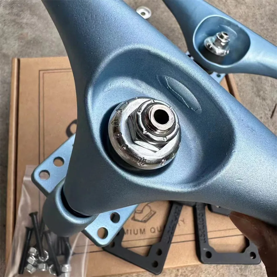 Skateboard Trucks Aluminium Skateboard CX4/CX7/S7 Truck Surf Skateboard Truck With Good Quality