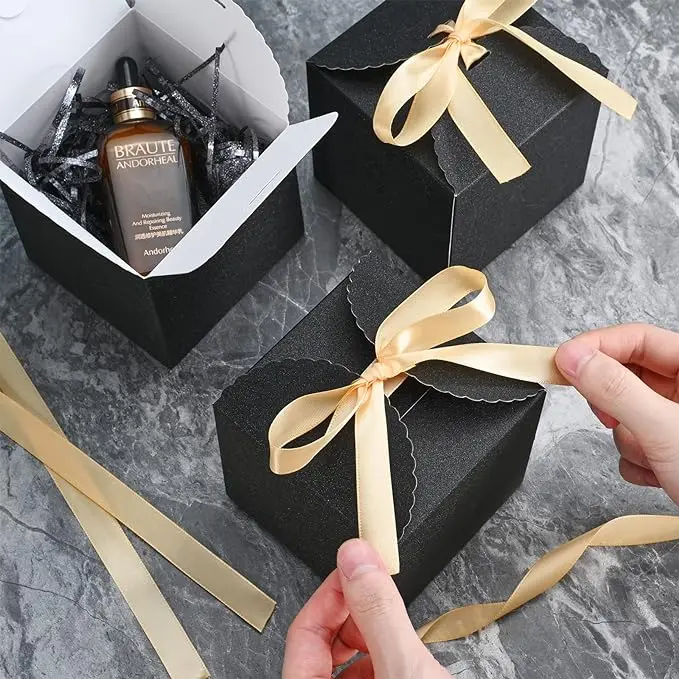 Holographic Decorative Gift Boxes Candy Paper Box Party Wedding Bridesmaid Favor Gift Boxes For Small Business with Ribbon Bulk