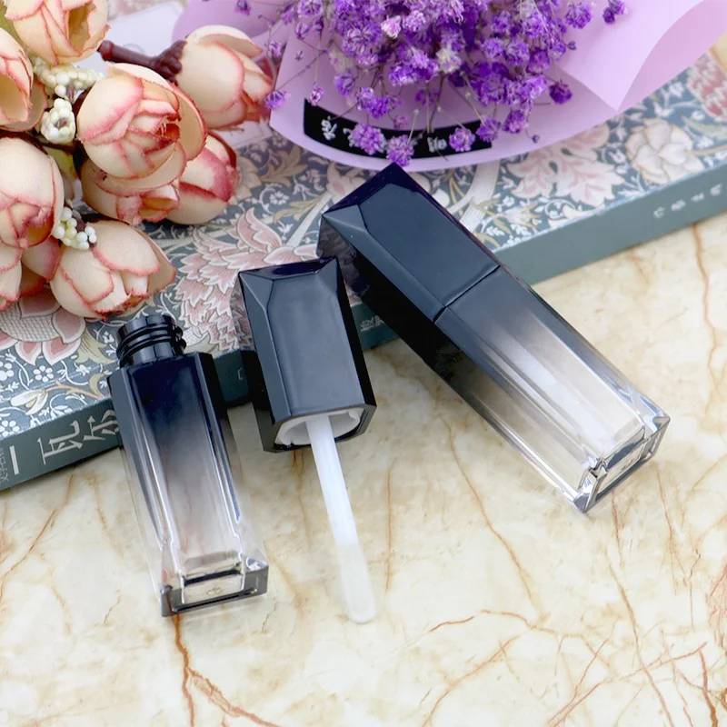 New arrival low MOQ private label lips gloss empty container lipgloss container custom packaging black diamond shape with brush
