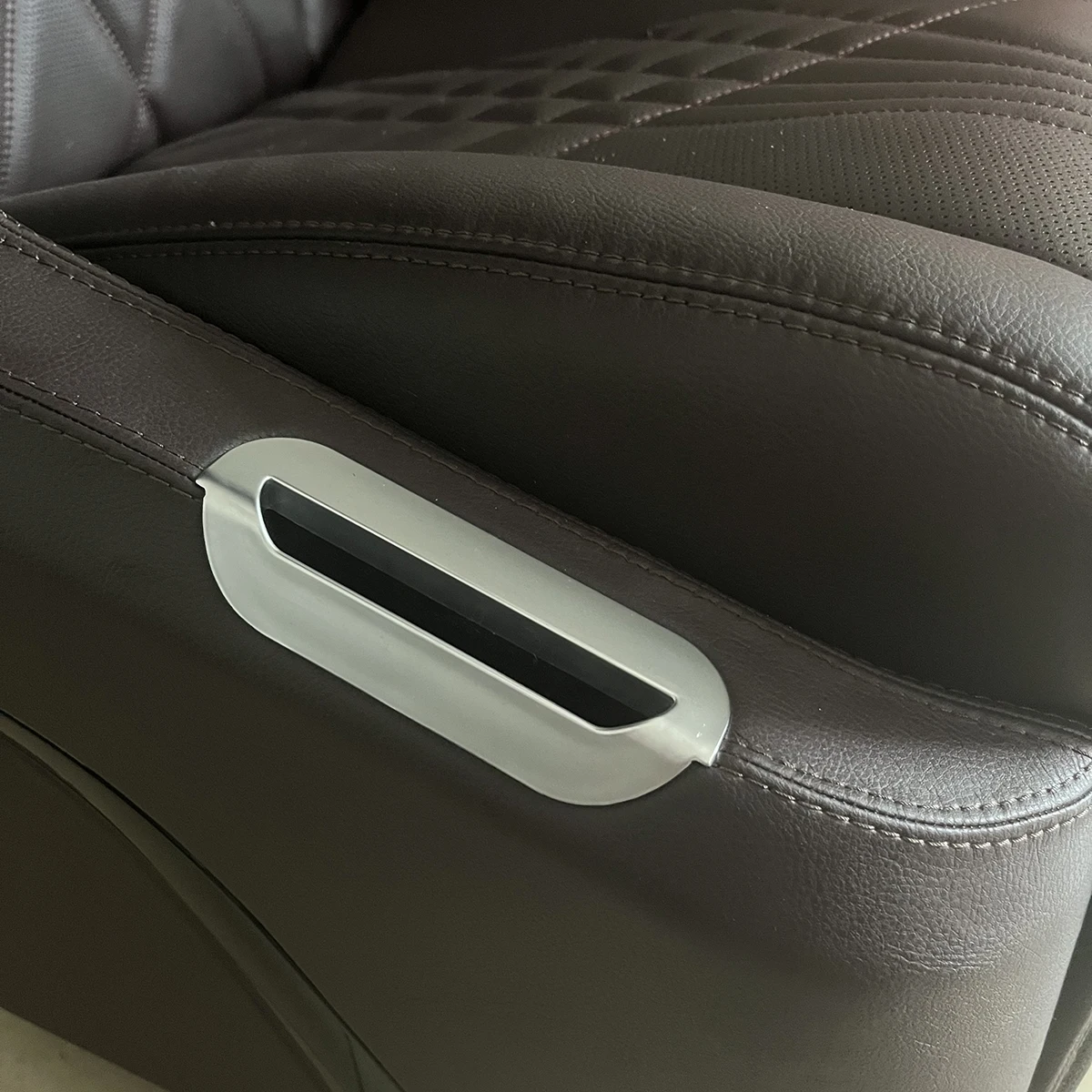 OTW-AEF-QP Factory produced benz sprinter electric luxury captain vehicle seat car seat for van for toyota hiace
