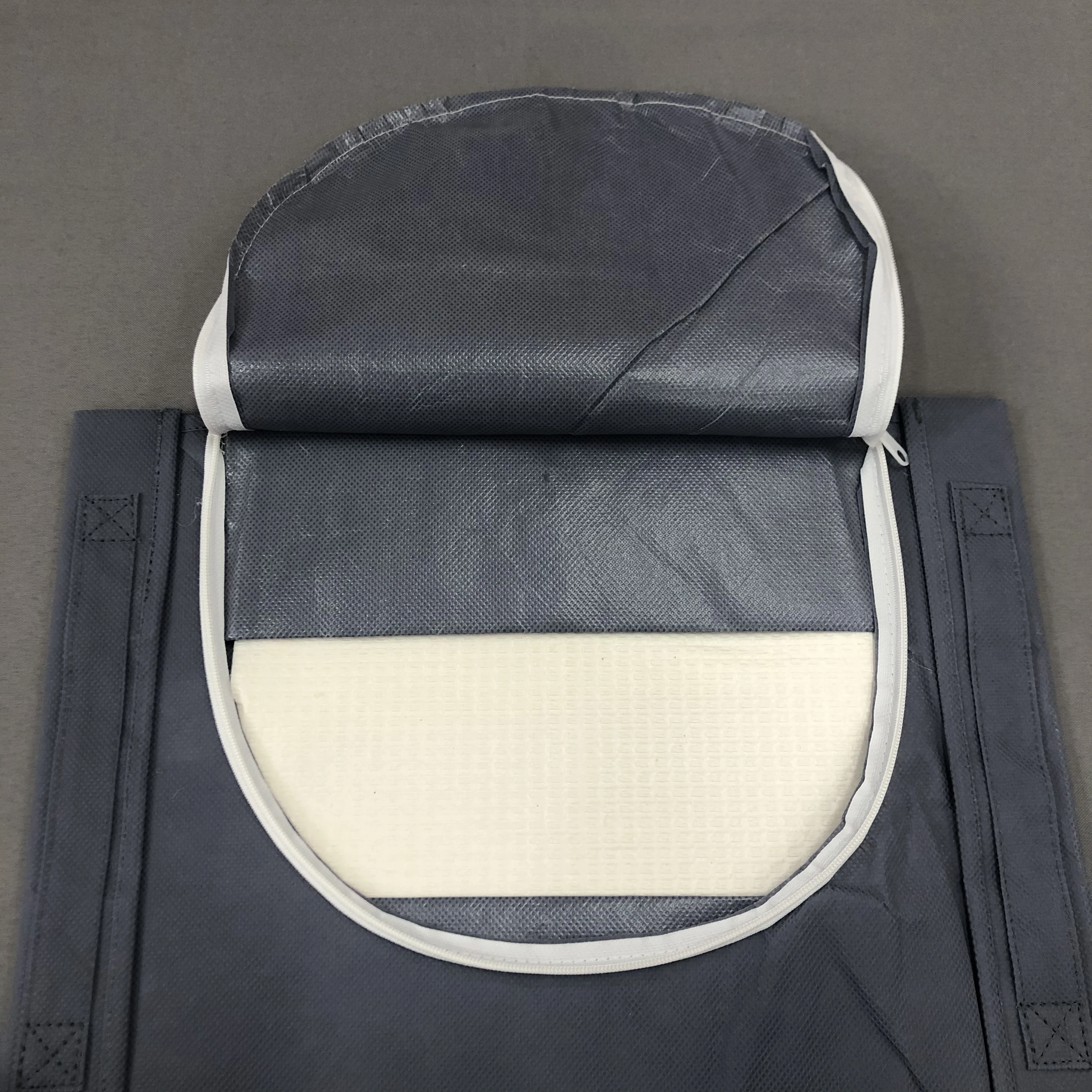 Hebei Supplier Offers European Style PVC Non-Woven Waterproof Pet Coffin Body Bags for Adult and Baby Pets Colorful Finished