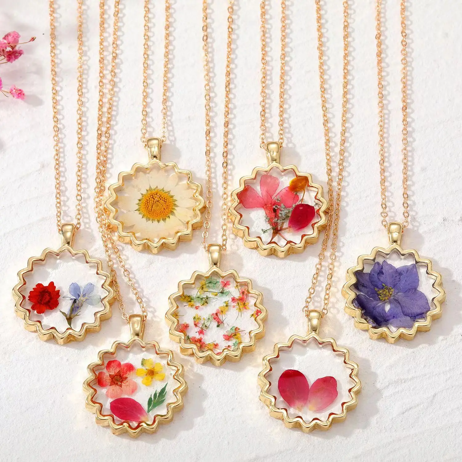 Fashion bohemian natural dried flowers idyllic lace transparent dripping glue women necklace