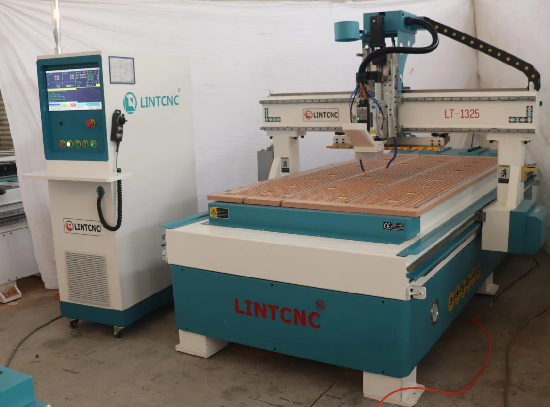 1300*2500mm 4**8ft Automatic tool change ATC 1325 1530 2030 CNC Couter Machine with 8 Tools for Furniture Cutting
