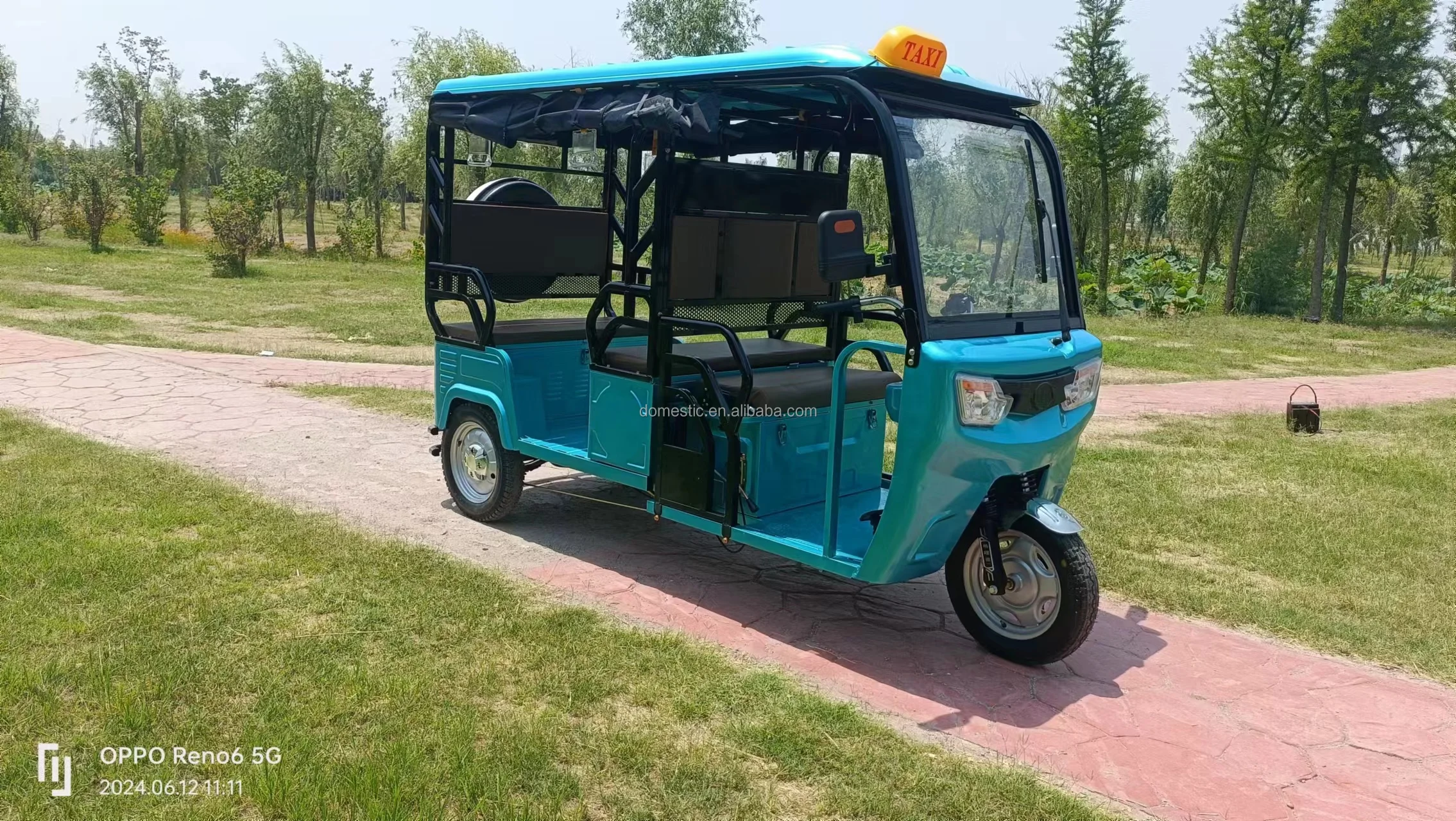 Six-passenger open-type Electric tricycle with canopy Passenger tuk-tuk tricycle scenic spot sightseeing electric car
