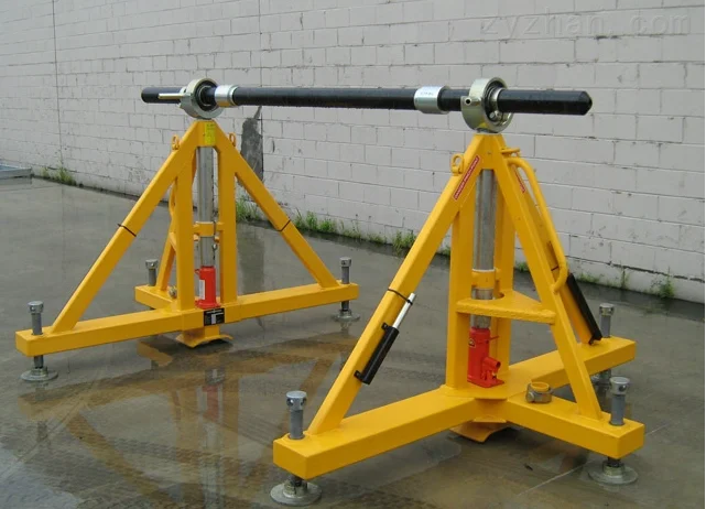 Spring Steel Hydraulic Puller with Commins Engine