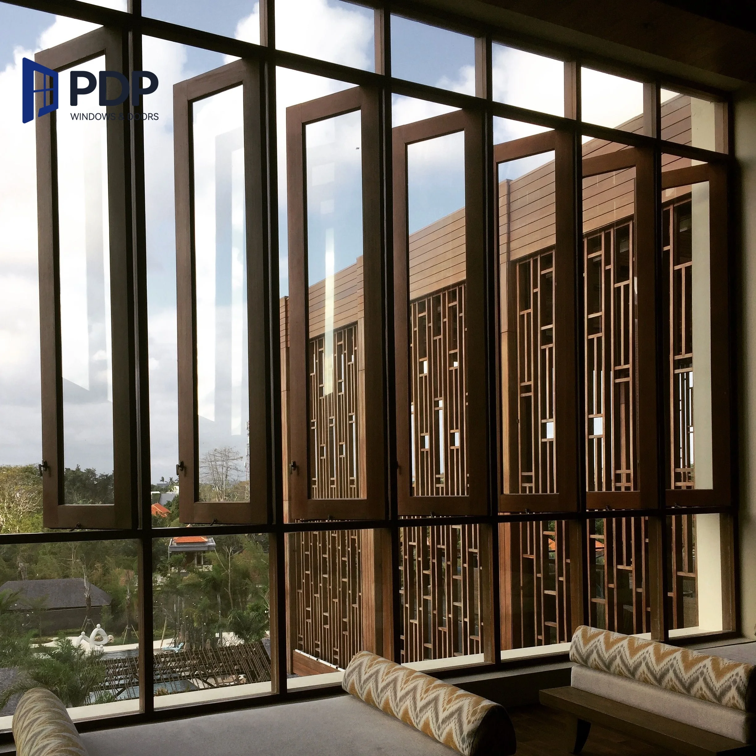 Custom Private Sustainable Windows Casement Aluminium Covered Teak Wood for Villa