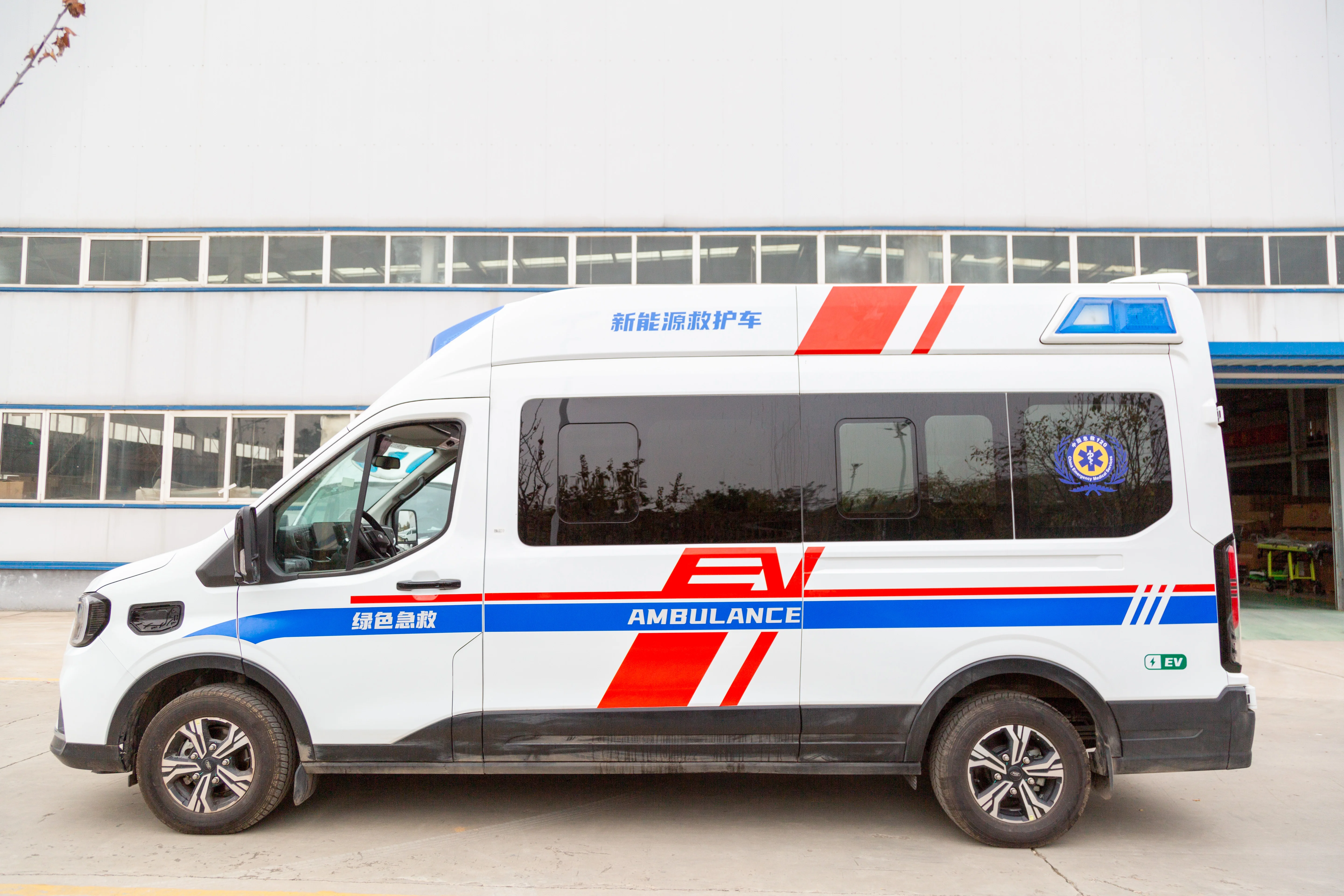 Customizable  Electric Vehicle With High Endurance T8 Medical Ambulance