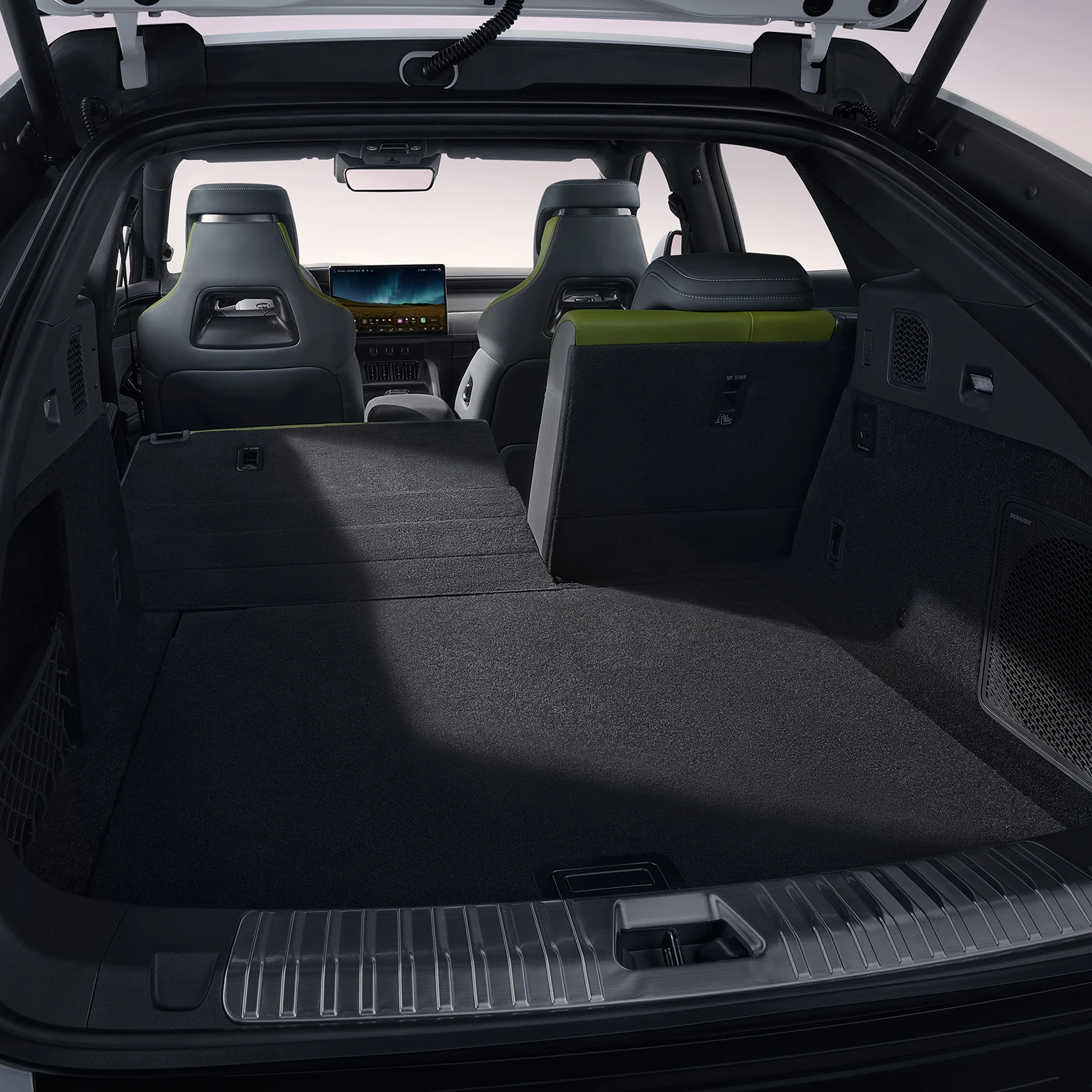 New BYD Song L Electric Vehicle Zero Emission Luxury Car with Excellent Performance and Fashion Design