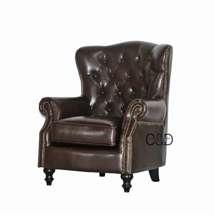 
 Кожаный стул с гвоздиками в стиле ретро  