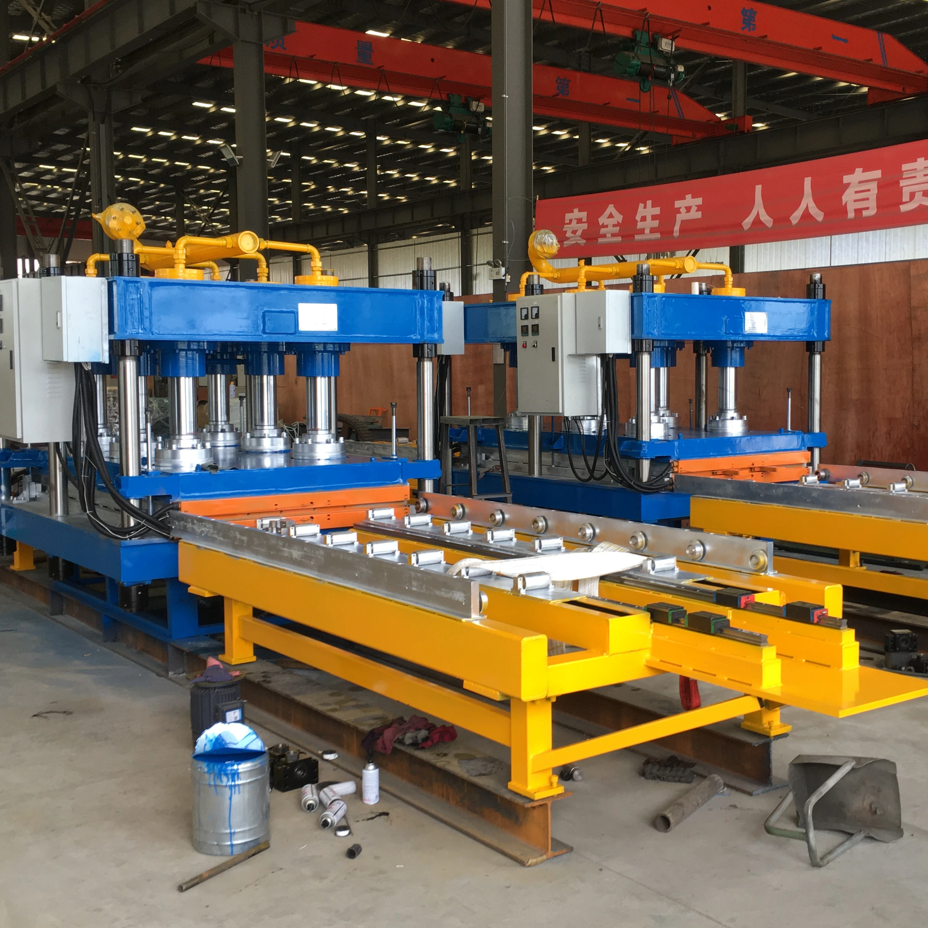 Резиновая напольная плитка делая машину/вулканизирующий пресс с большим количеством резиновой плитки плесень