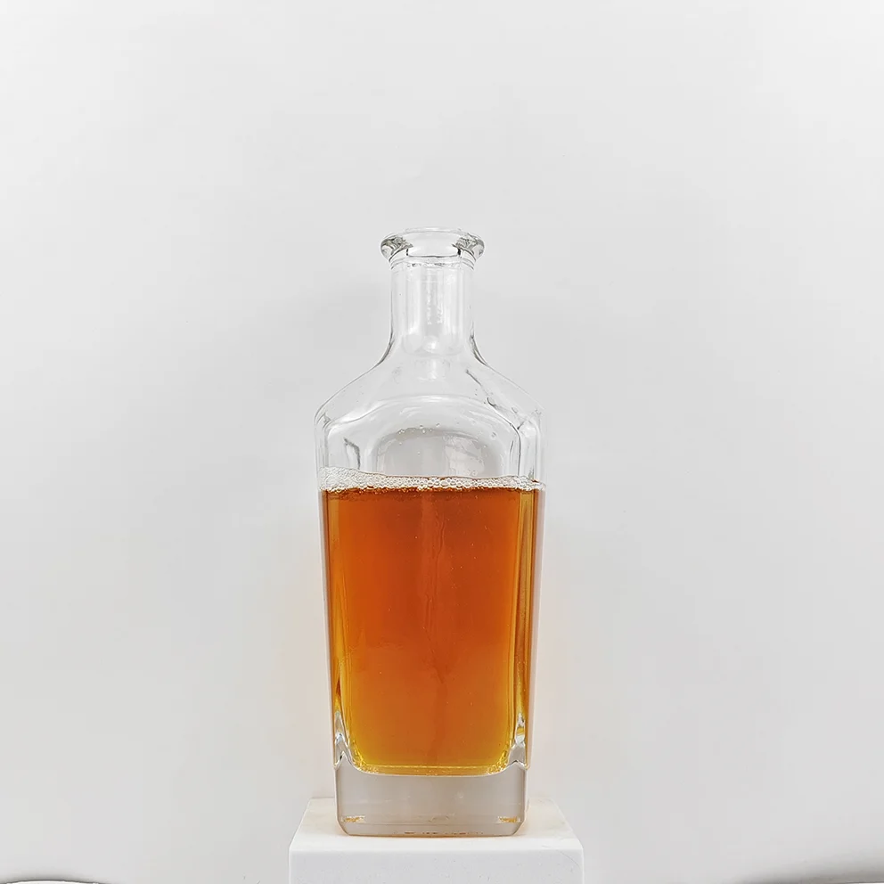 Proper Price Top Quality 700ML Square Transparent High White Glass Bottle for whiskey tequila