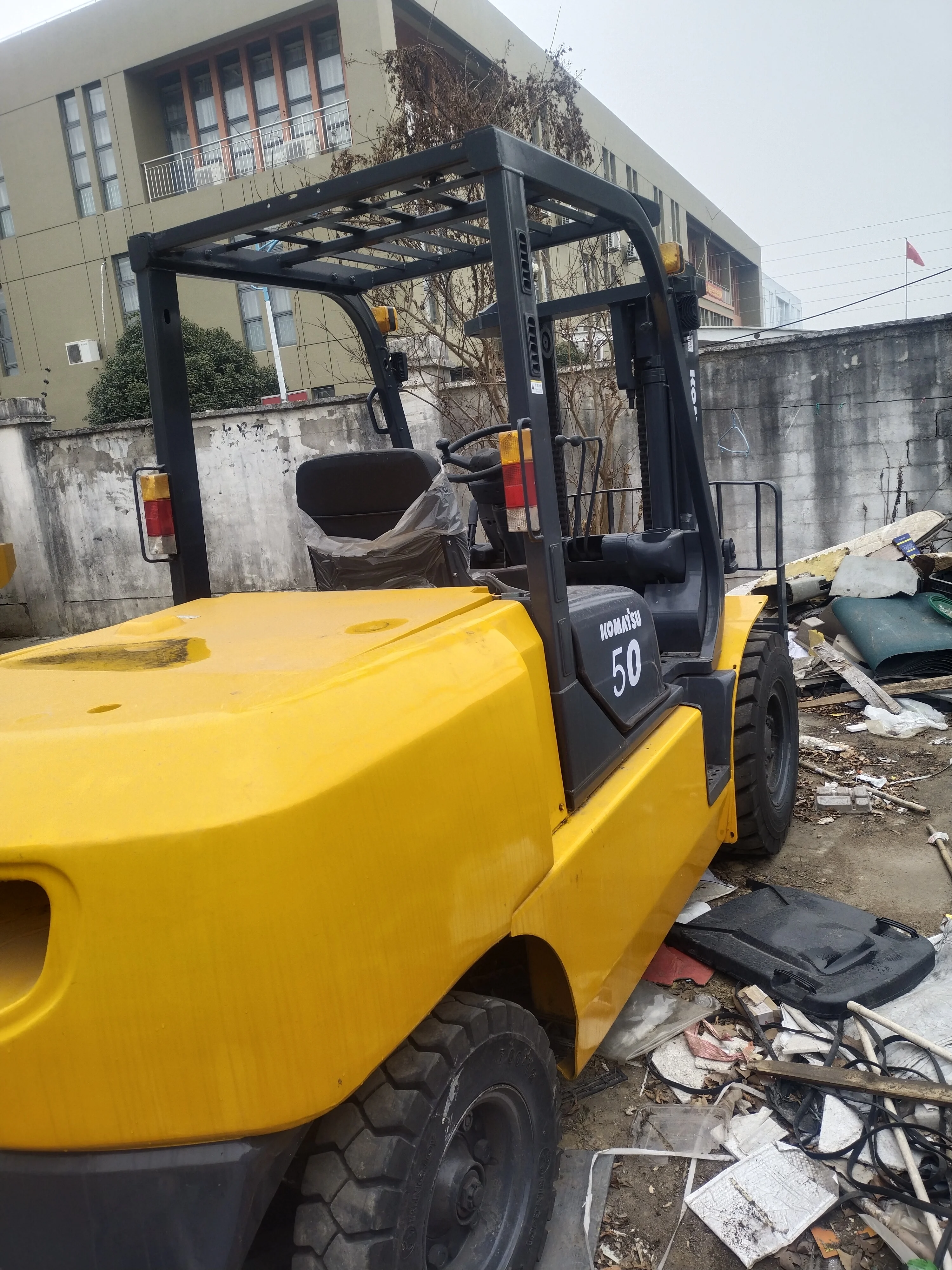 Подержанный оригинальный японский 5-тонный FD50AT-7 Komatsu FD50 вилочный погрузчик материал 4 5 метров