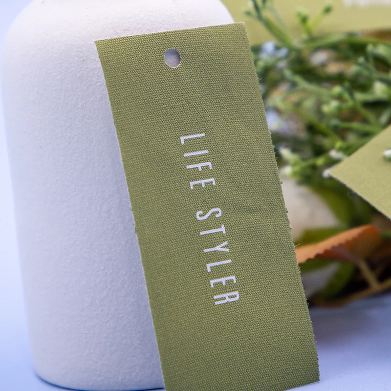 Custom Recycled Green Color Printing Fabric Clothing Paper Hang Tag For Clothes Perfume Candle Glass Bottles