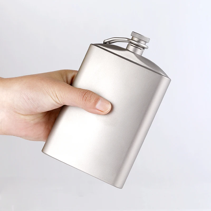 Titanium Hip Flask Canteen Design 260ml 8.8 oz Capacity for outdoor camping accessories