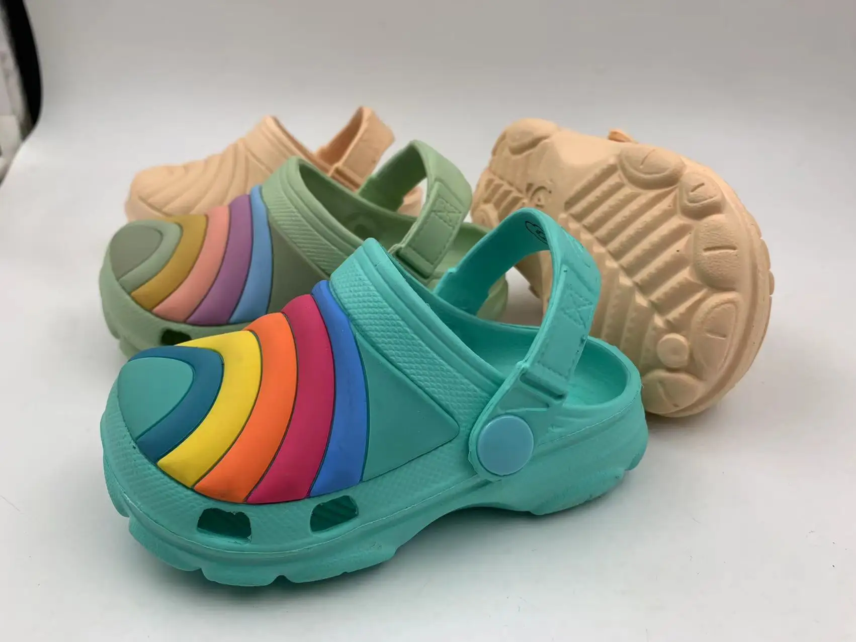 Wholesale Cheaper price Clogs Shoes Kids Sandals Slippers EVA Cute Children Boys And Garden Clog Cartoon Shoes For Kids