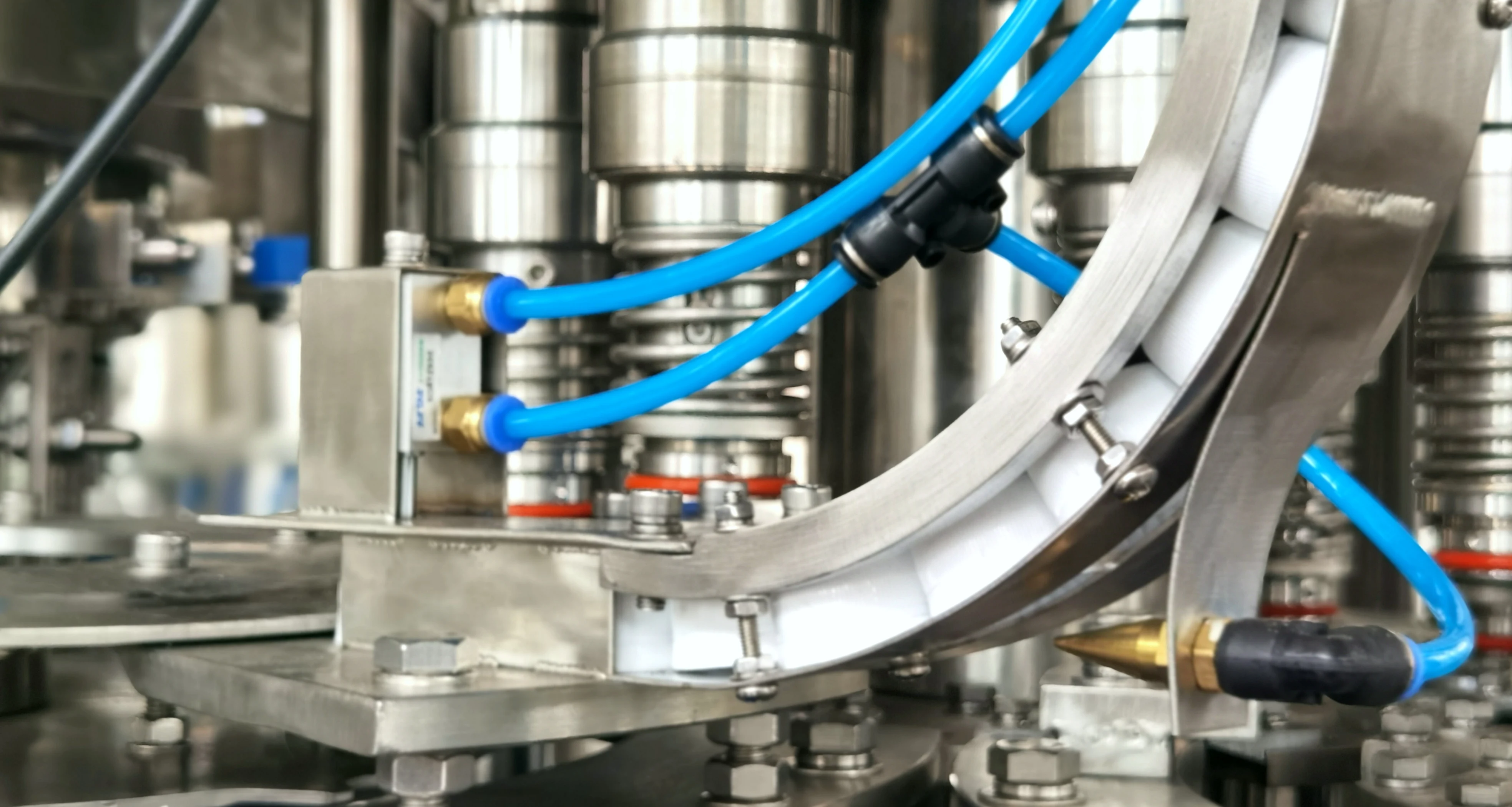 Automatic Small Carbonated Soft Drink Production Machine For Complete Production Line