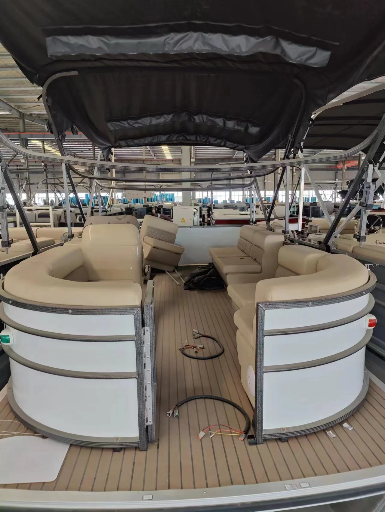 Customizable 30ft Luxury Tritoon Aluminum Cruising Family Party Pontoon Boat for Sale