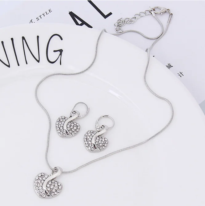 Fashion Jewelry Luxury Gold-color Romantic Austrian Crystal heart shape Chain Necklace Earrings Jewelry Sets