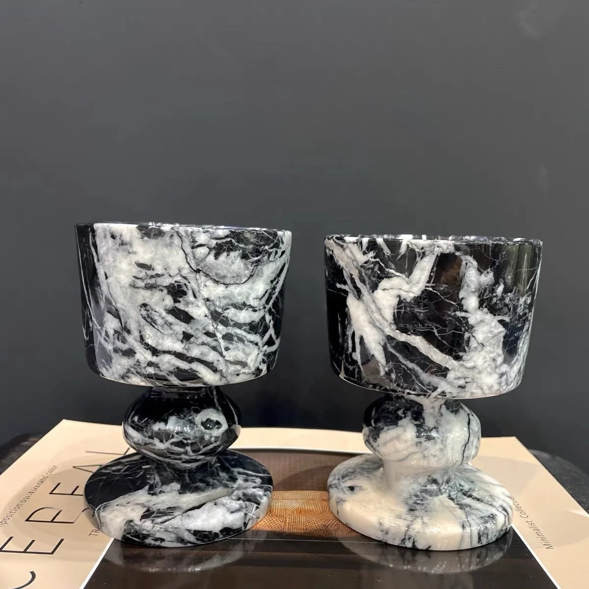 Итальянский минималистский Кубок из черного мрамора