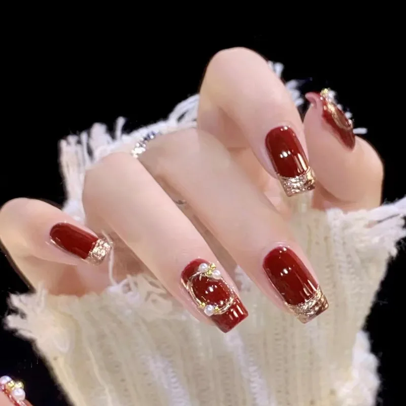 New 24Pcs/box French diamond white and burgundy nail art artificial nails with a new shiny gold powder finish, wearable nails